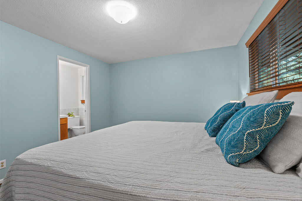 2040 NE Shepard Road