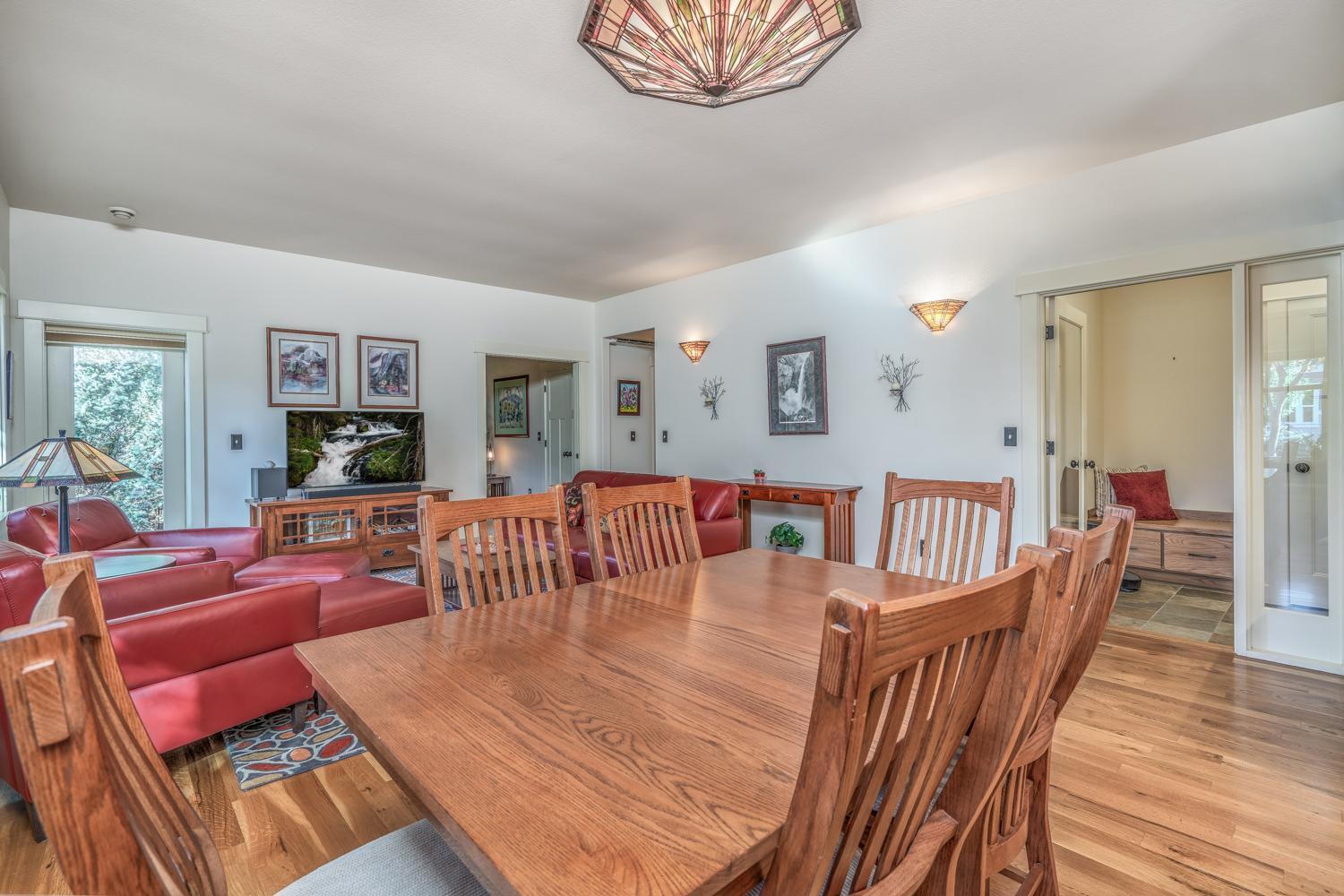 839 NW John Fremont Street