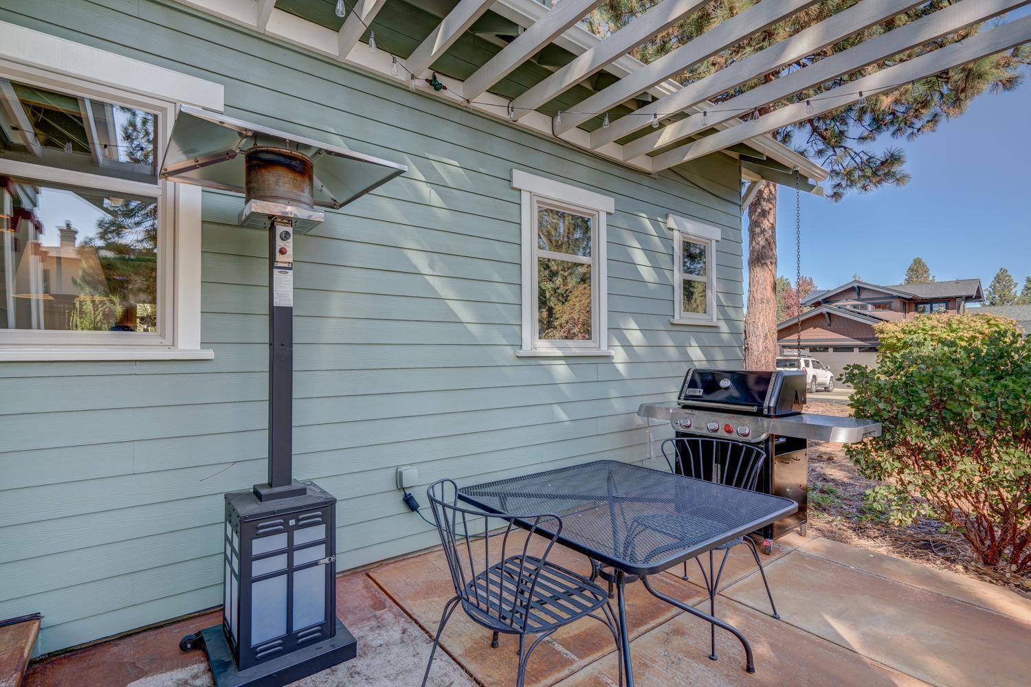 839 NW John Fremont Street