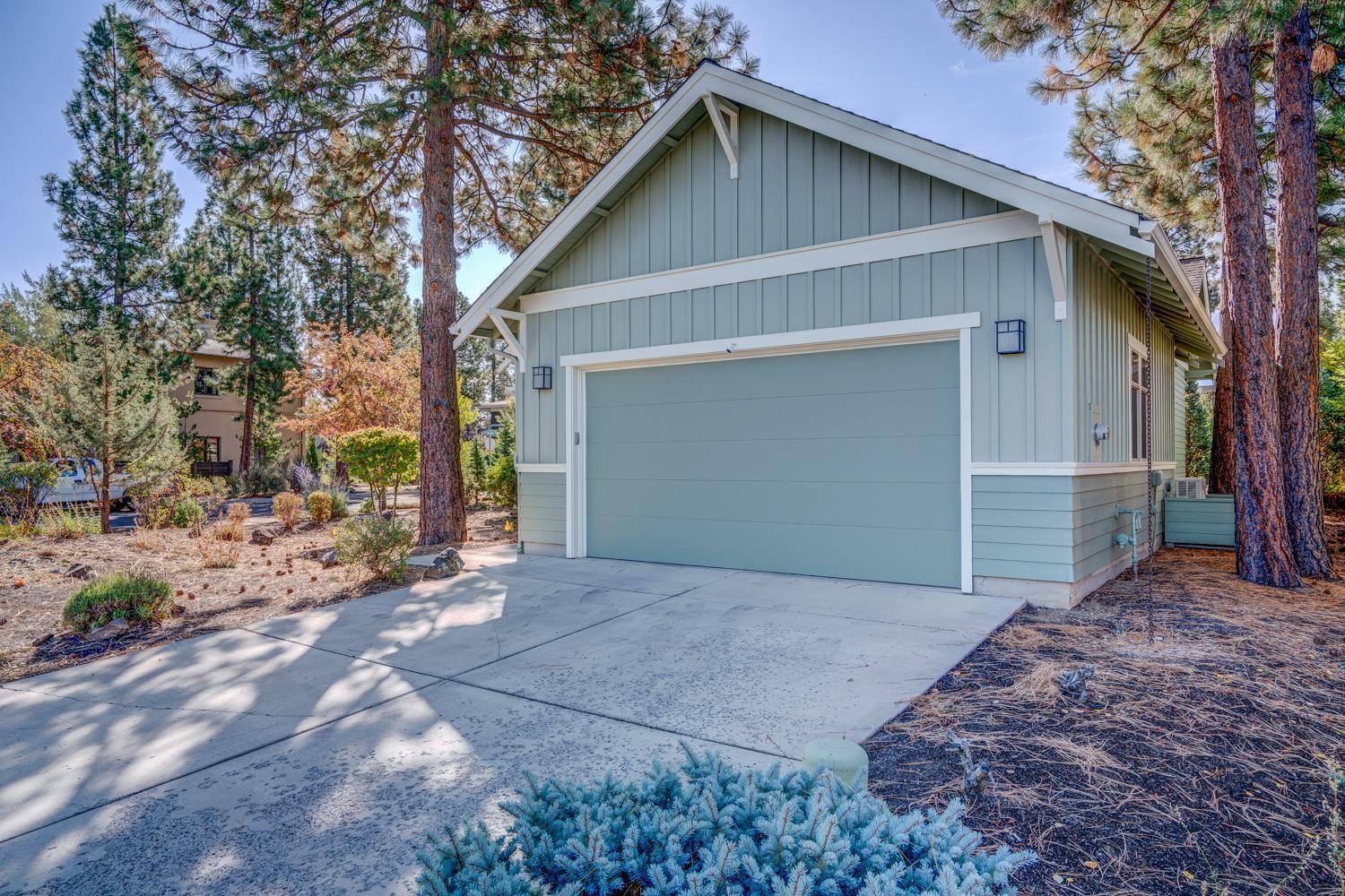 839 NW John Fremont Street