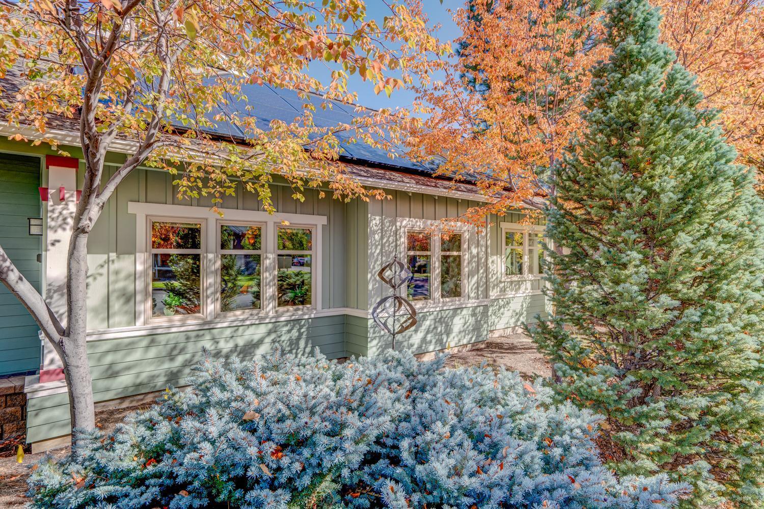 839 NW John Fremont Street