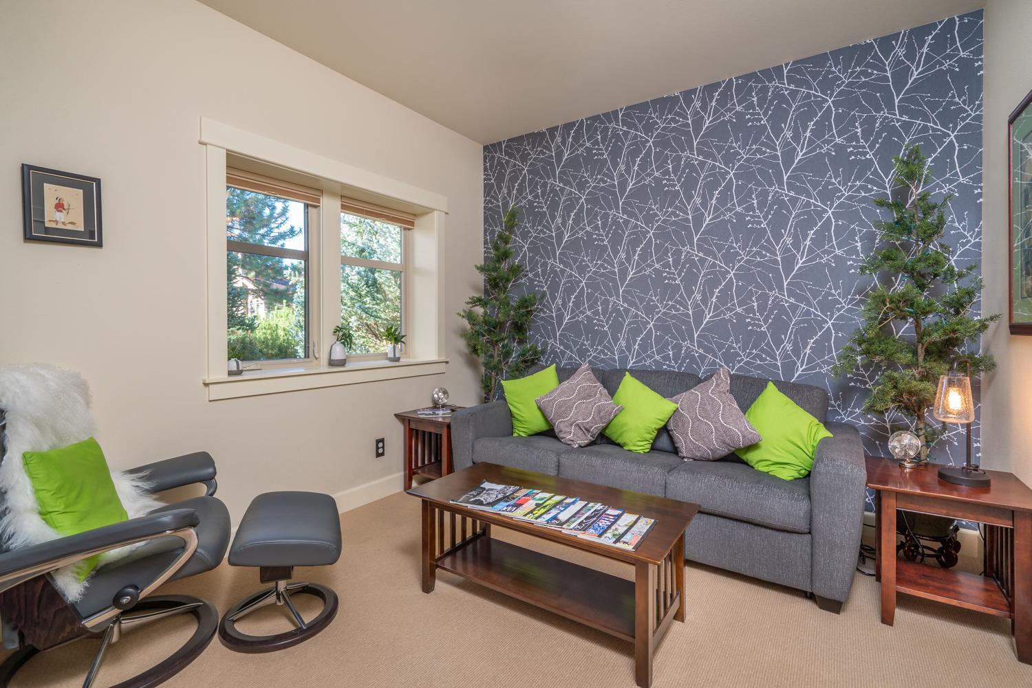 839 NW John Fremont Street