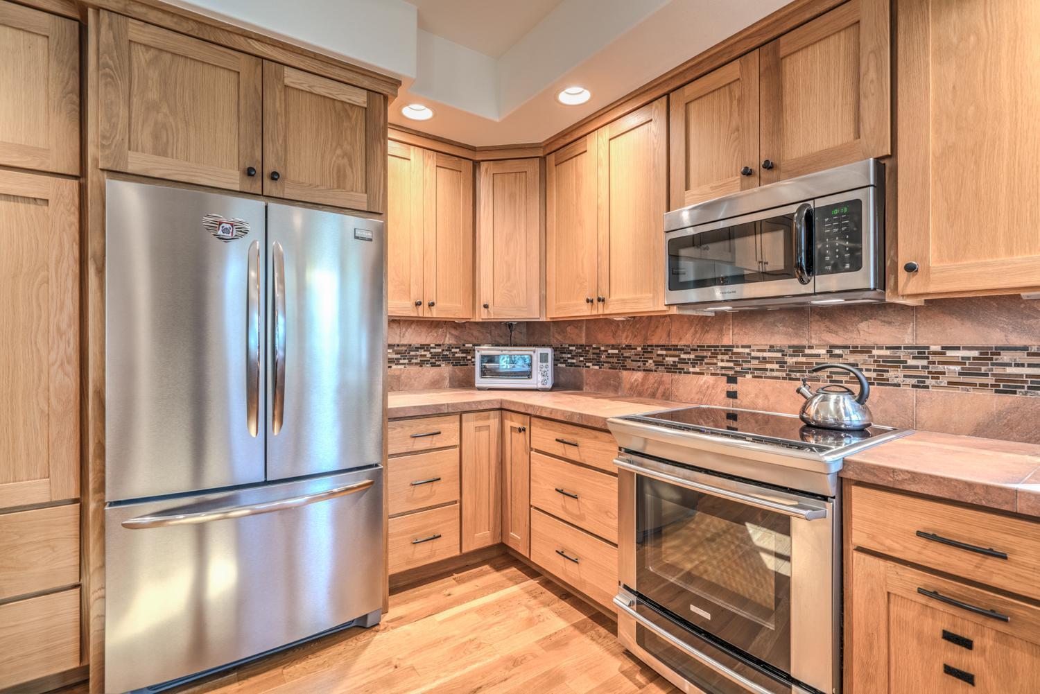 839 NW John Fremont Street