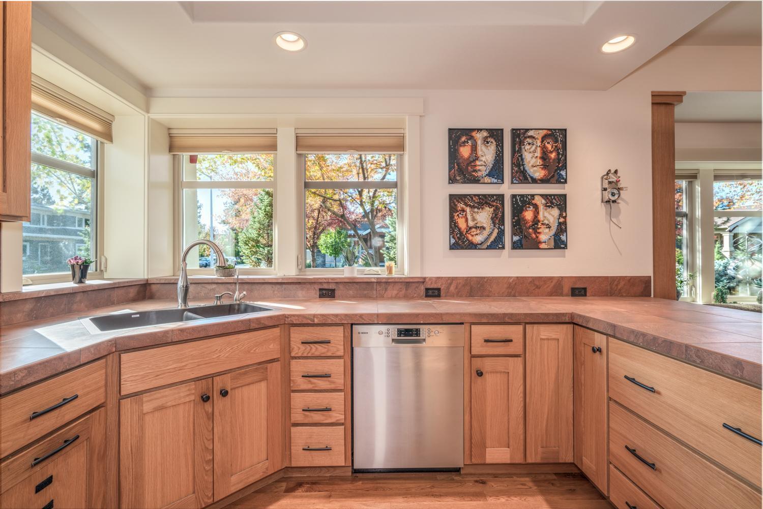 839 NW John Fremont Street