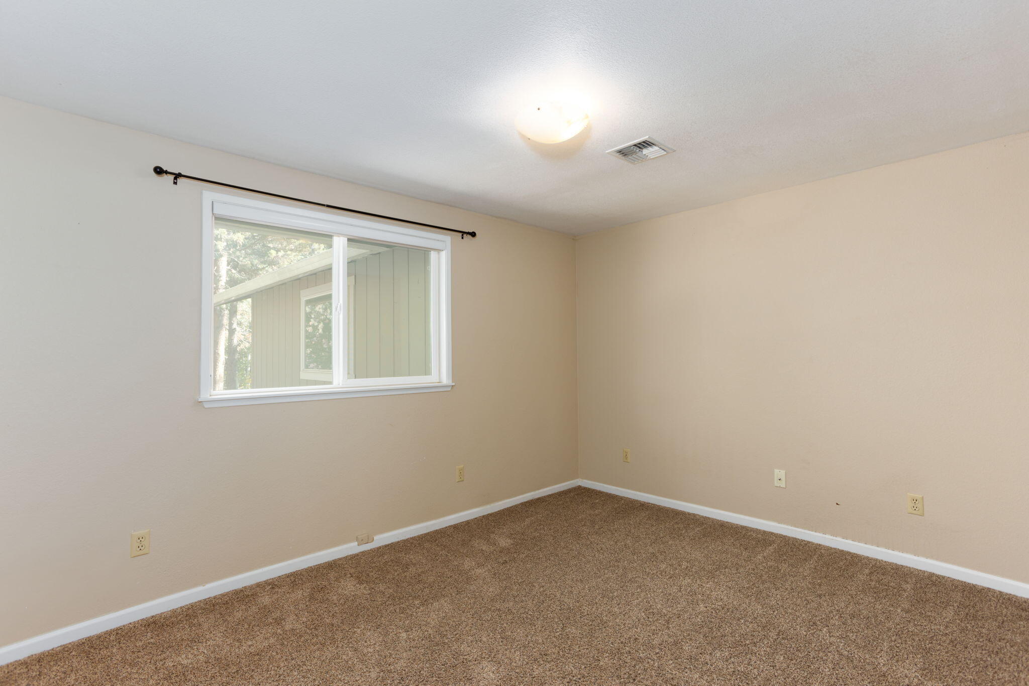 61335 Robin Hood Lane