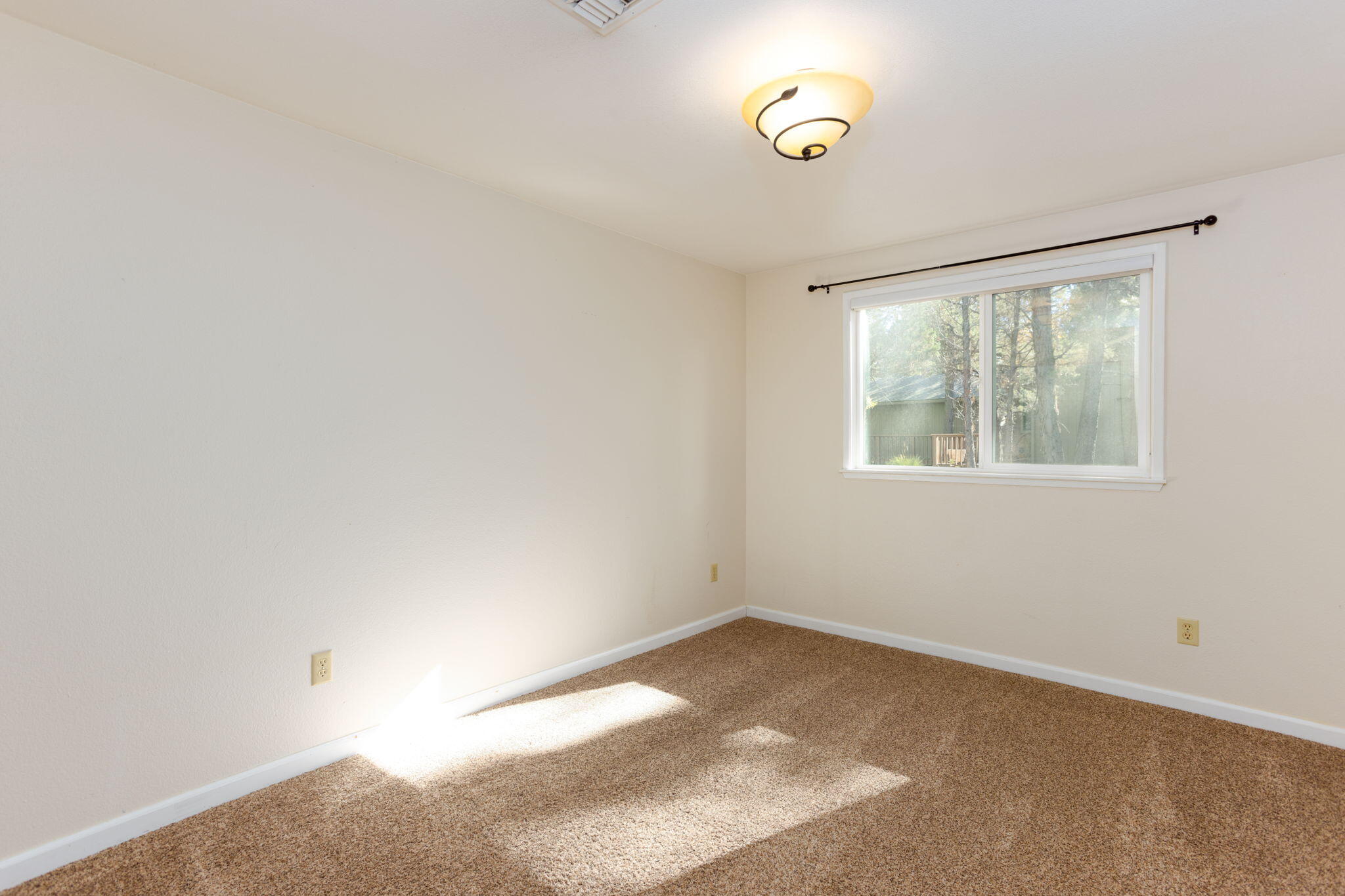 61335 Robin Hood Lane