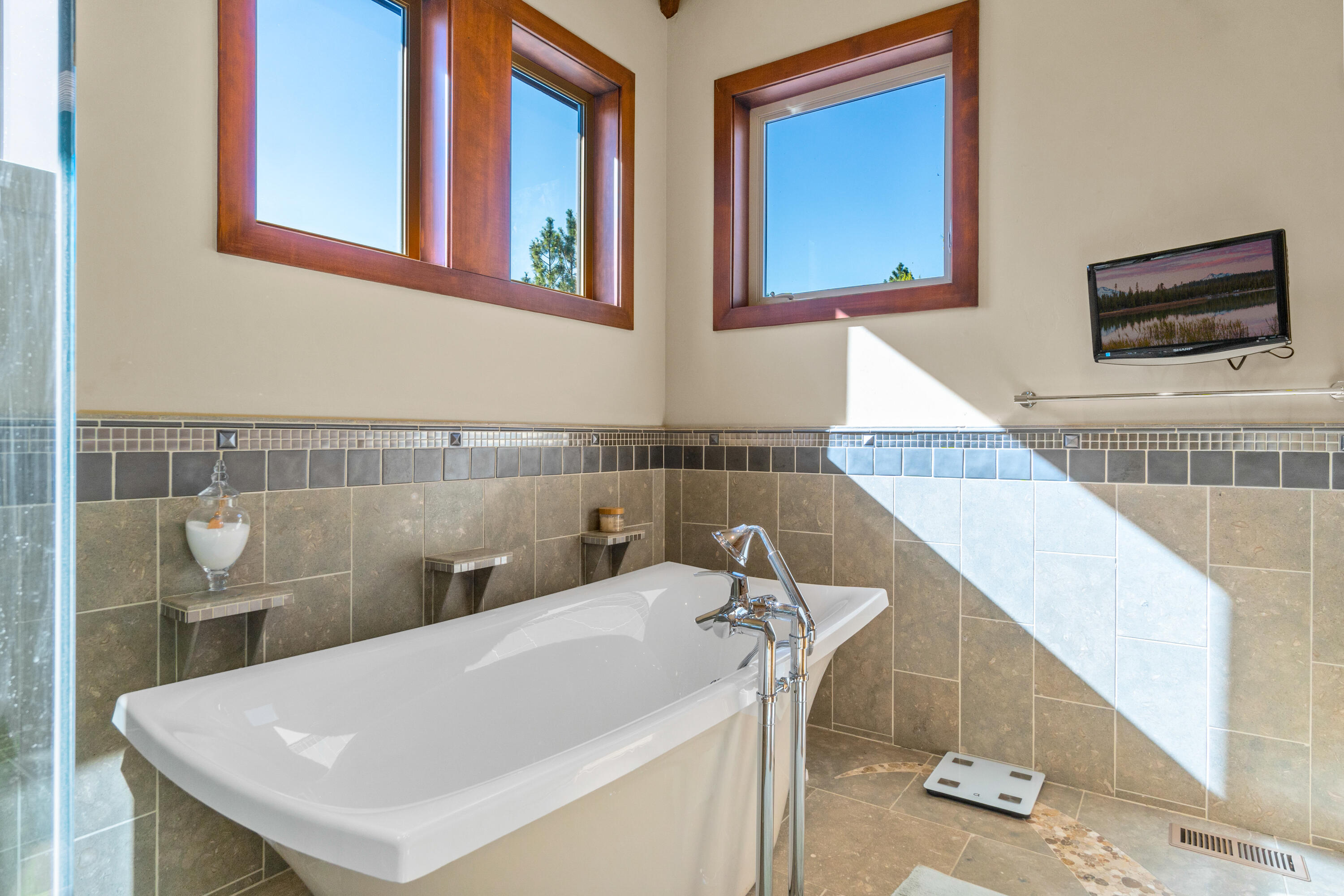 1668 NW Summit Drive