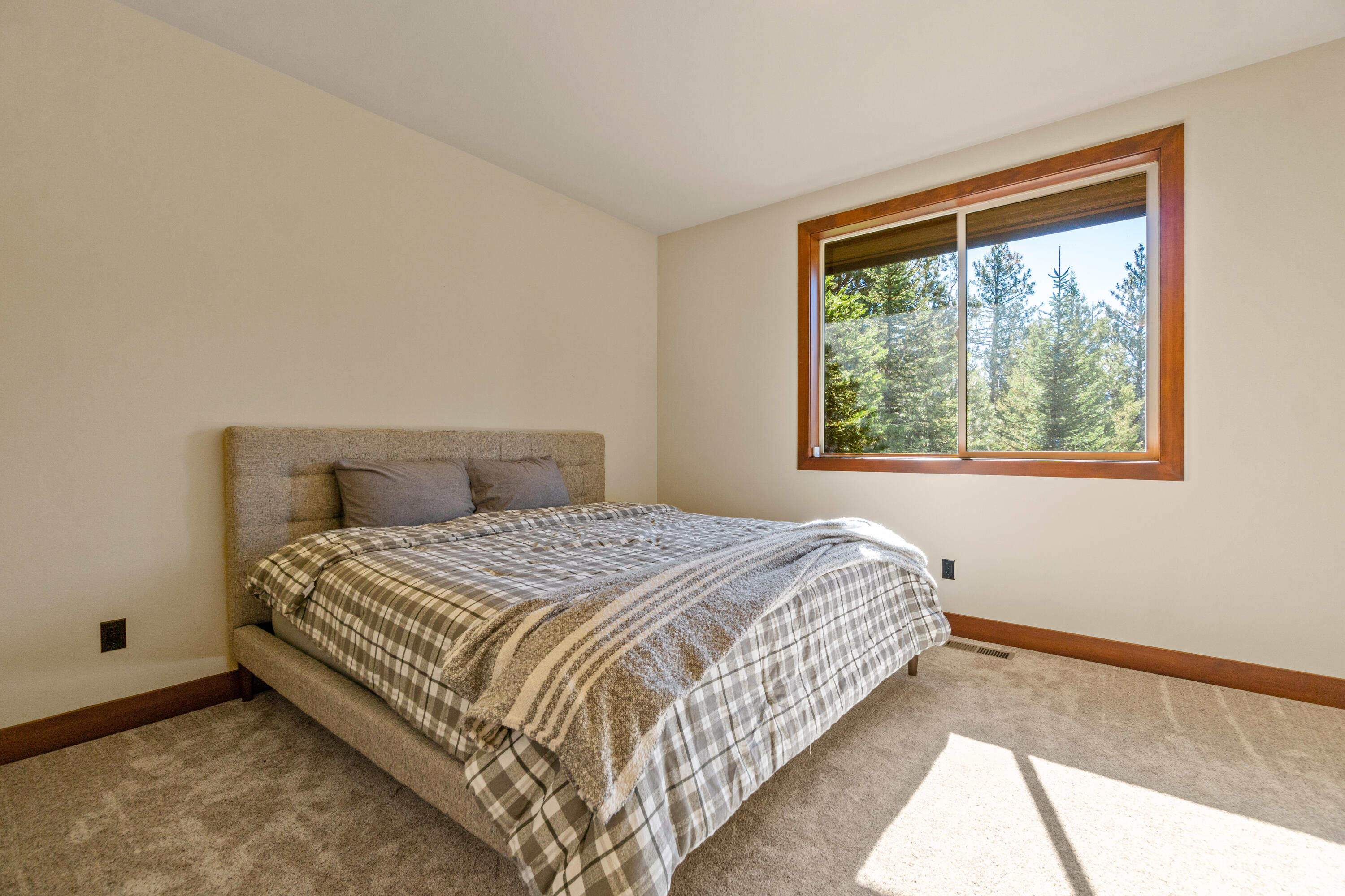 1668 NW Summit Drive