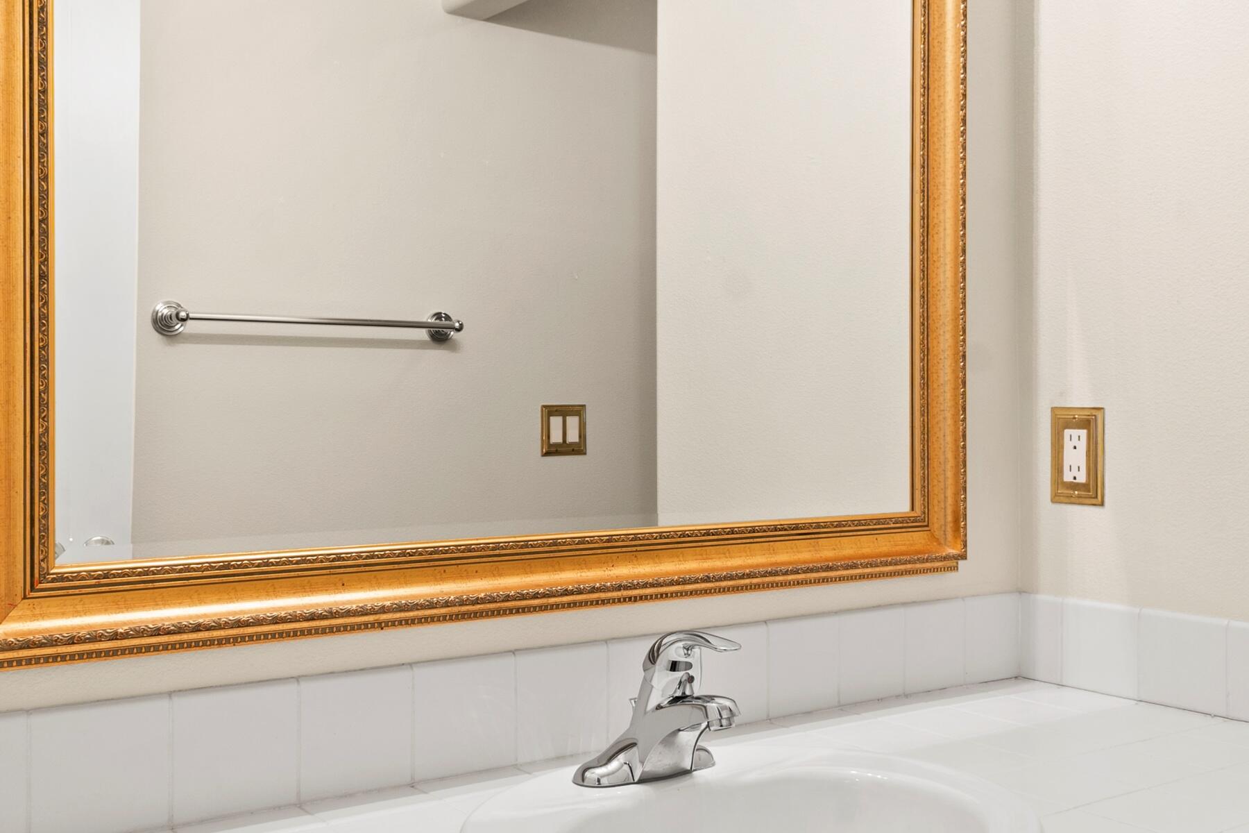 1951 SW Prestwick Place