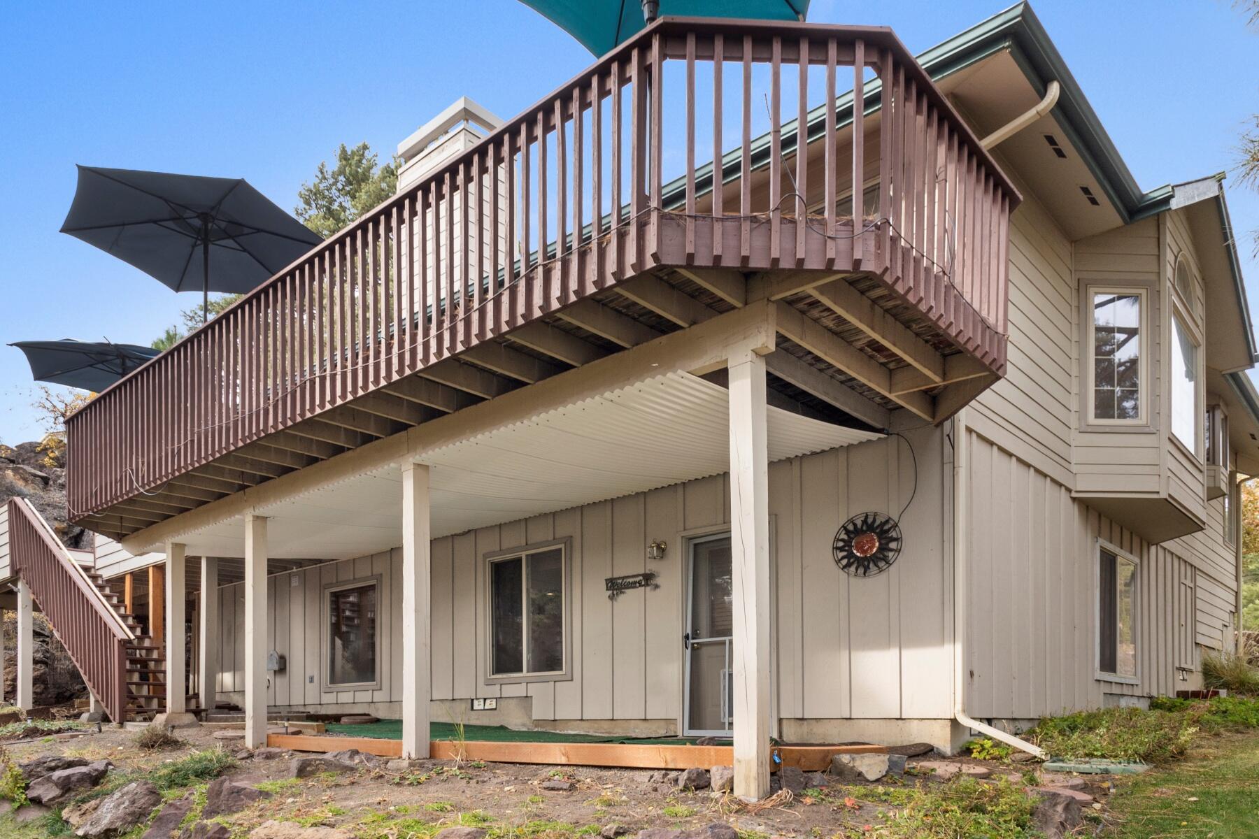 1951 SW Prestwick Place