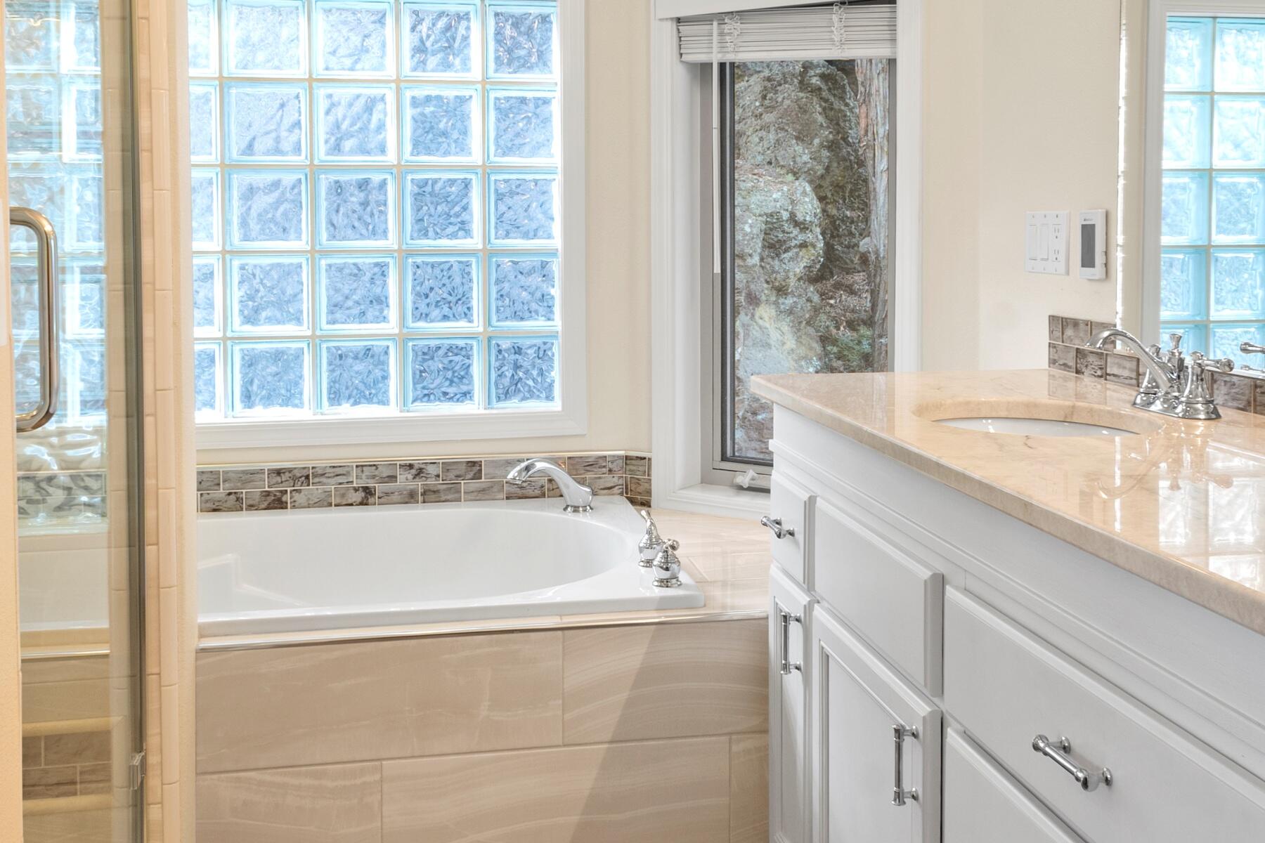 1951 SW Prestwick Place