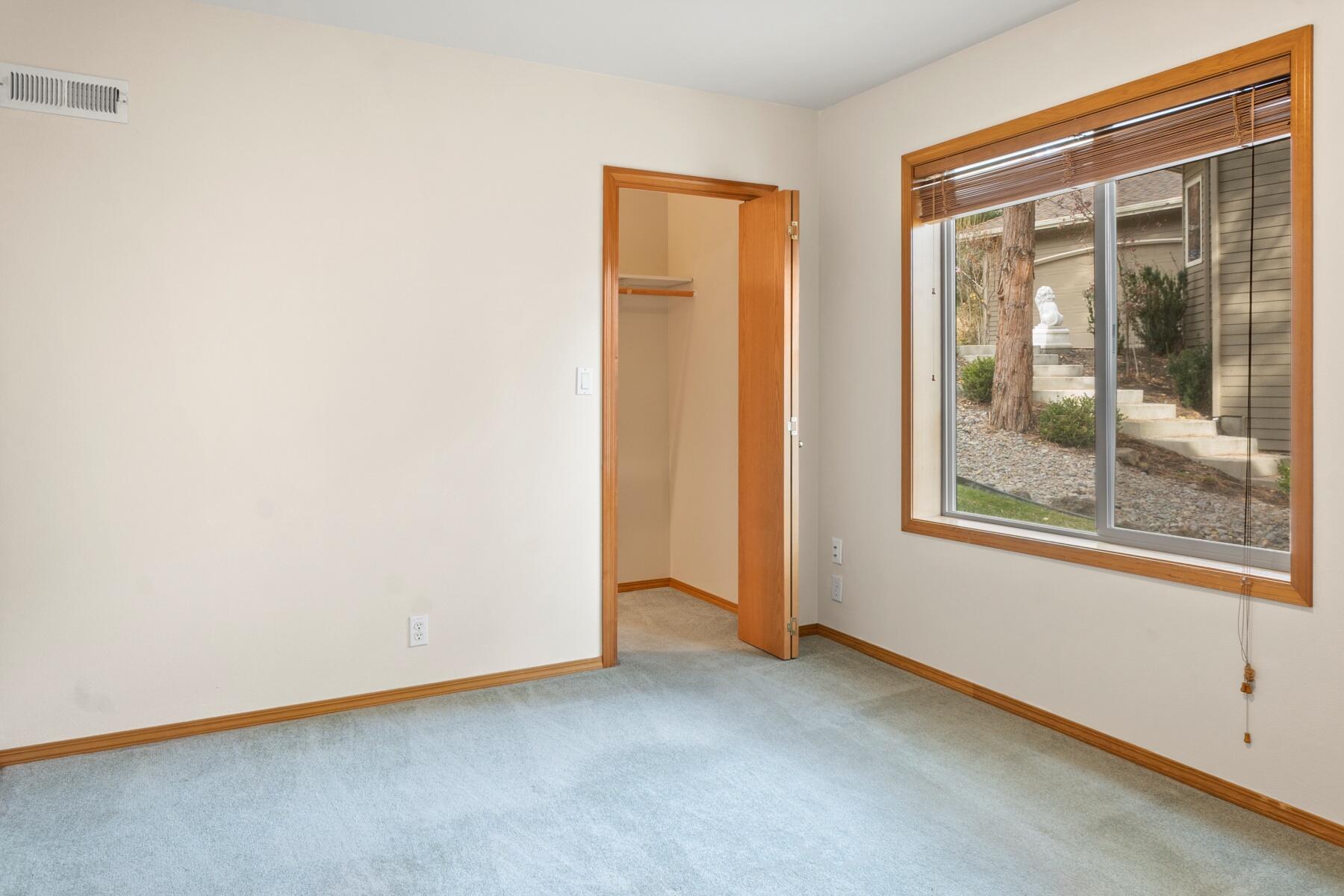 1951 SW Prestwick Place