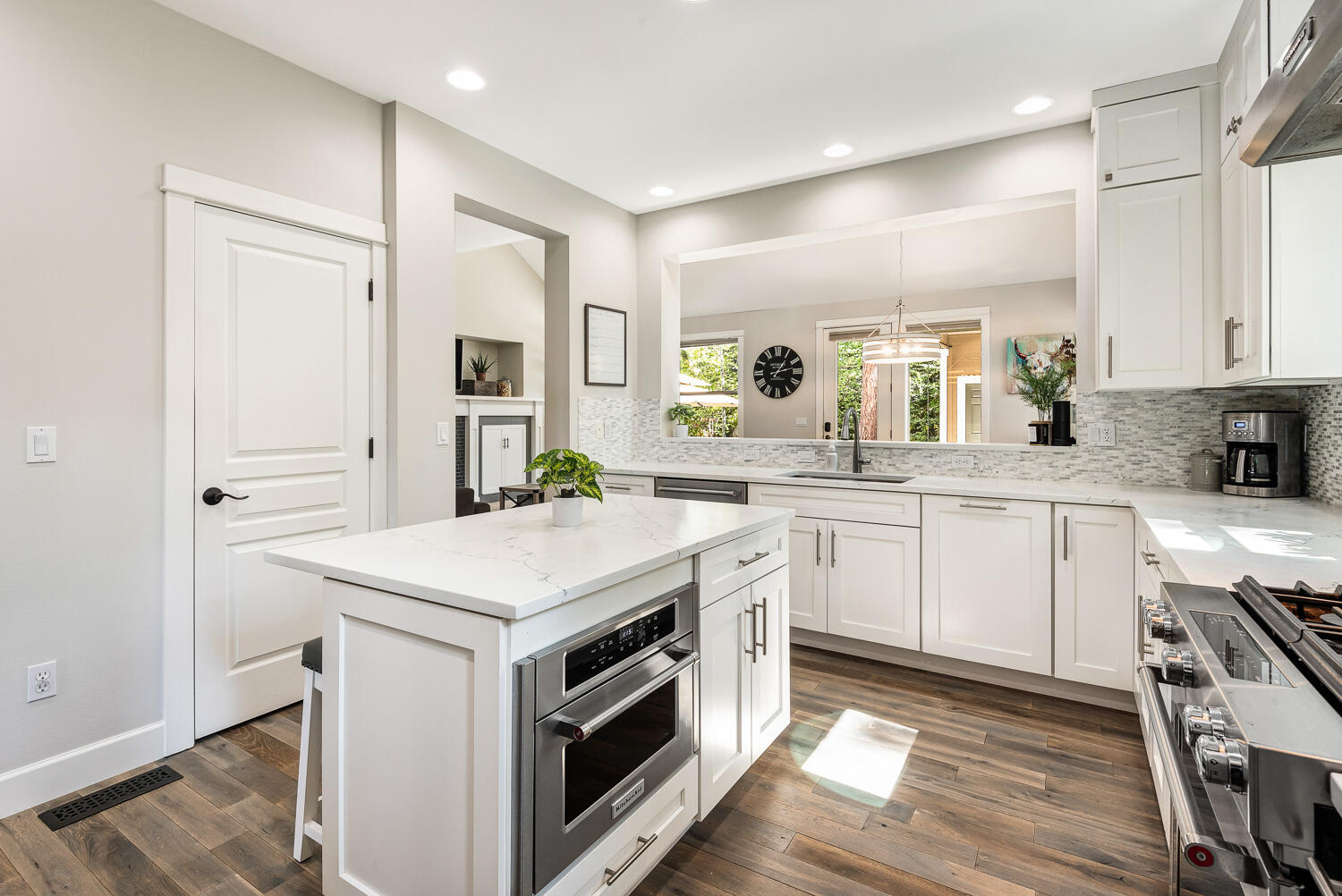 61486 Diamond Lake Drive