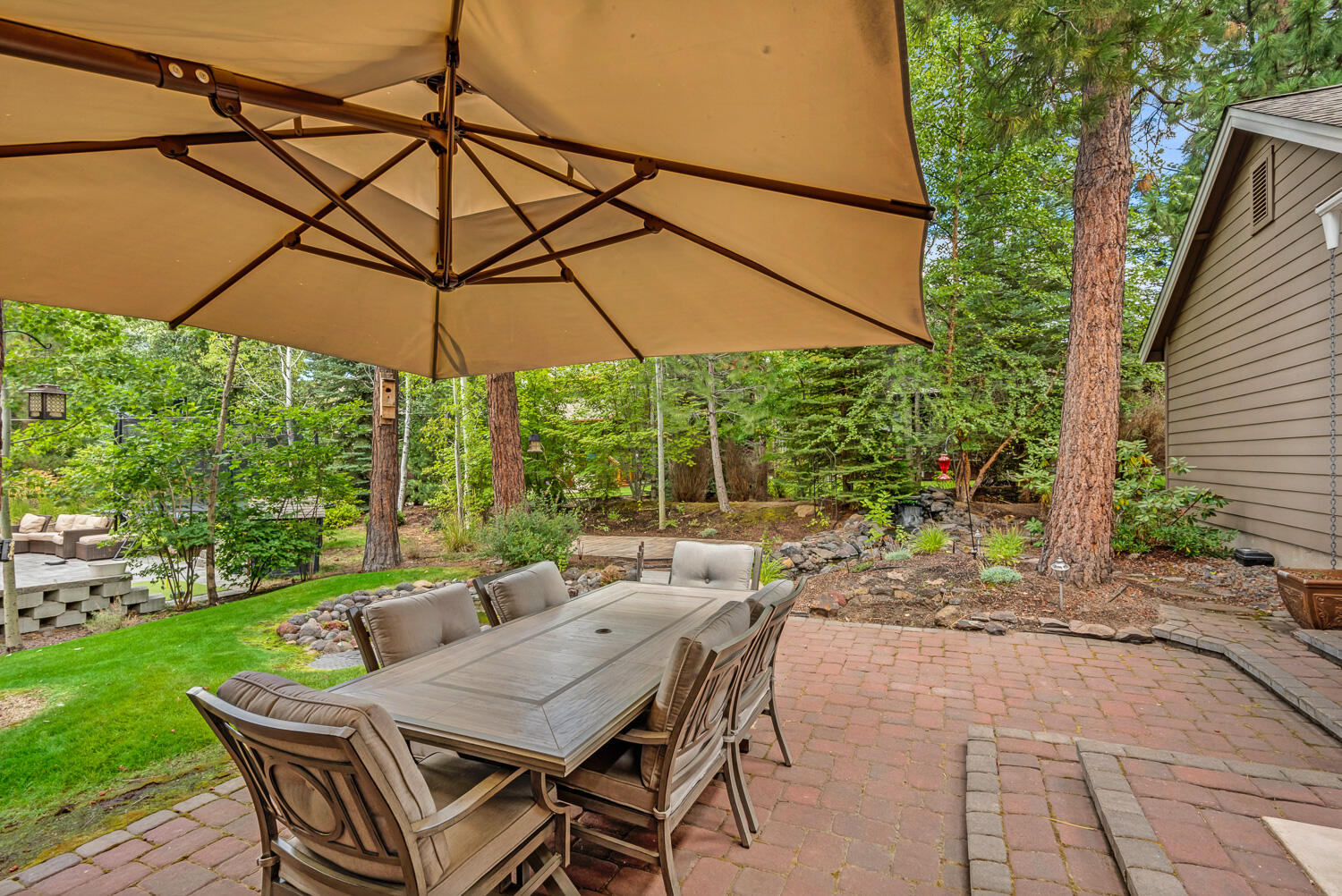 61486 Diamond Lake Drive