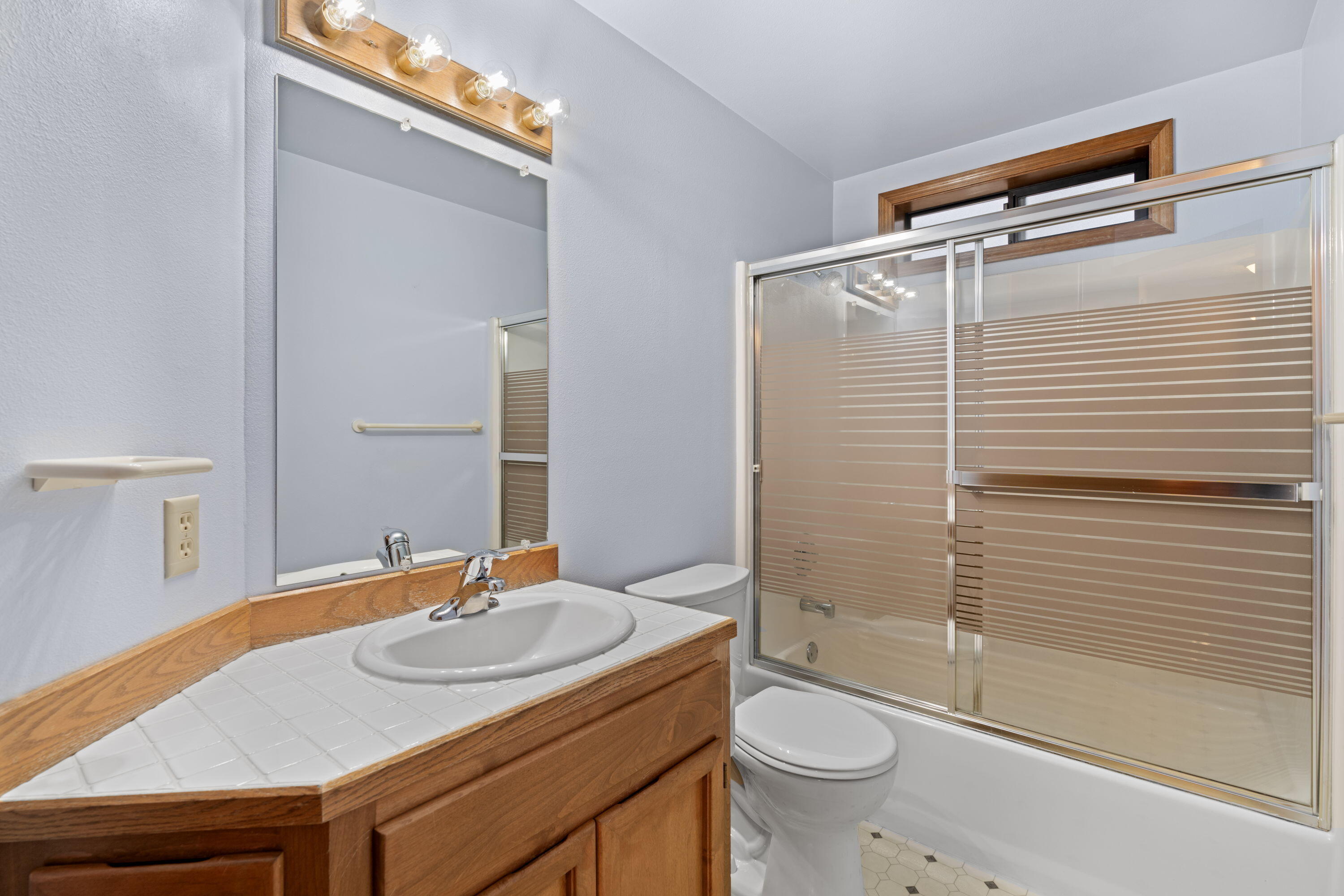 61263 King Jeroboam Avenue