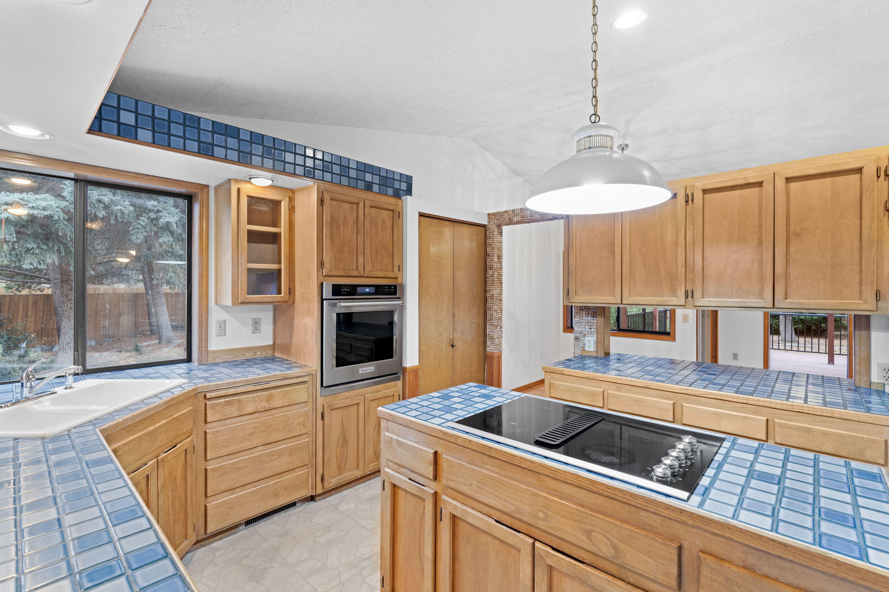 61263 King Jeroboam Avenue