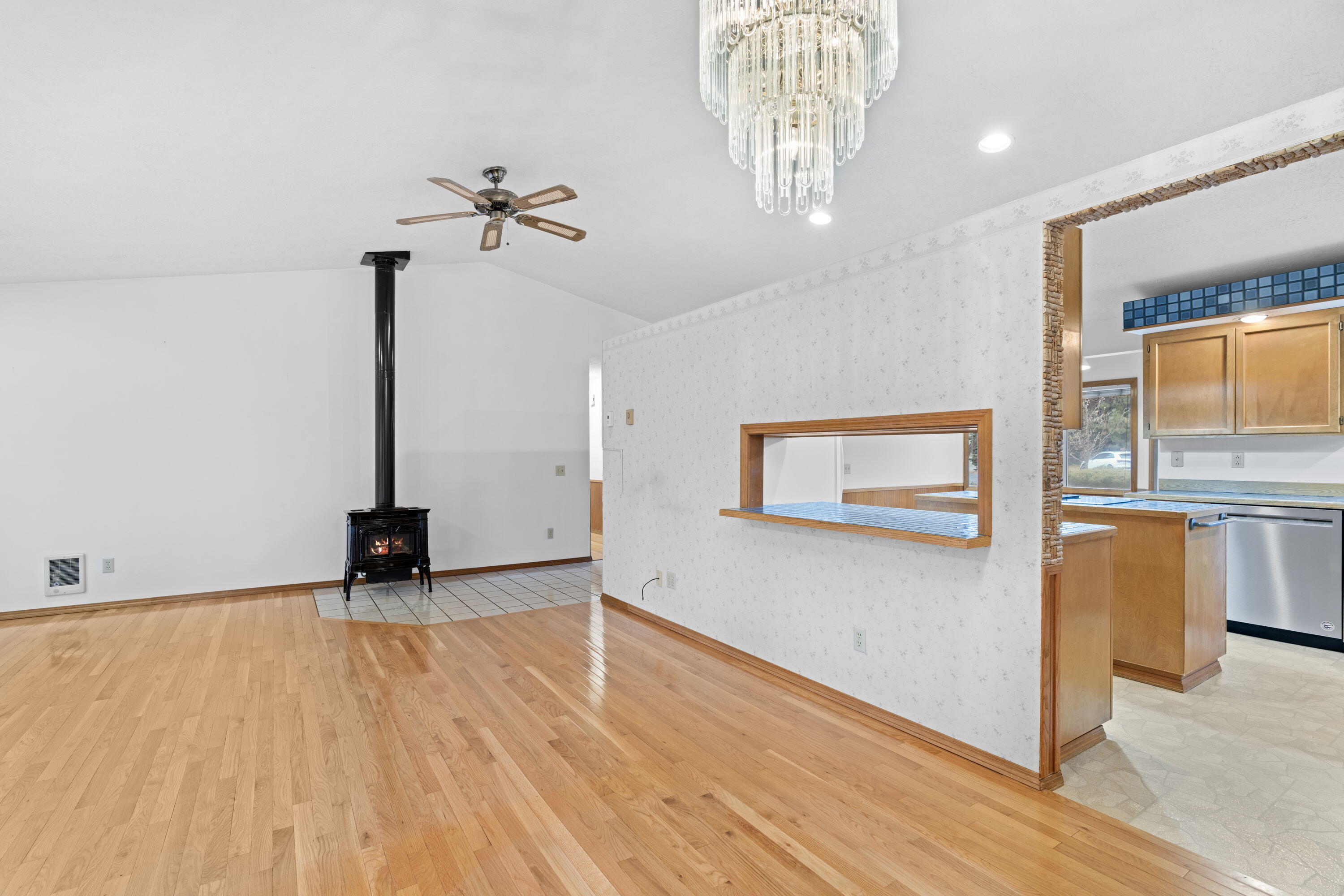 61263 King Jeroboam Avenue