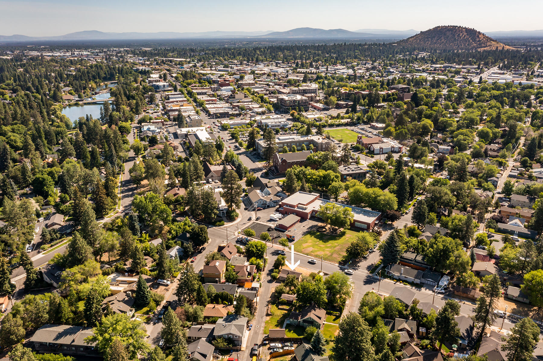 415 NW Broadway Street