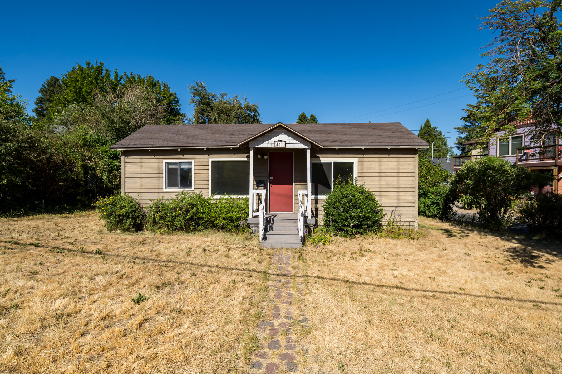 415 NW Broadway Street