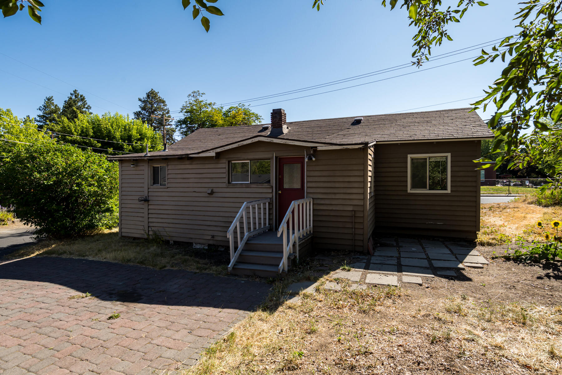 415 NW Broadway Street