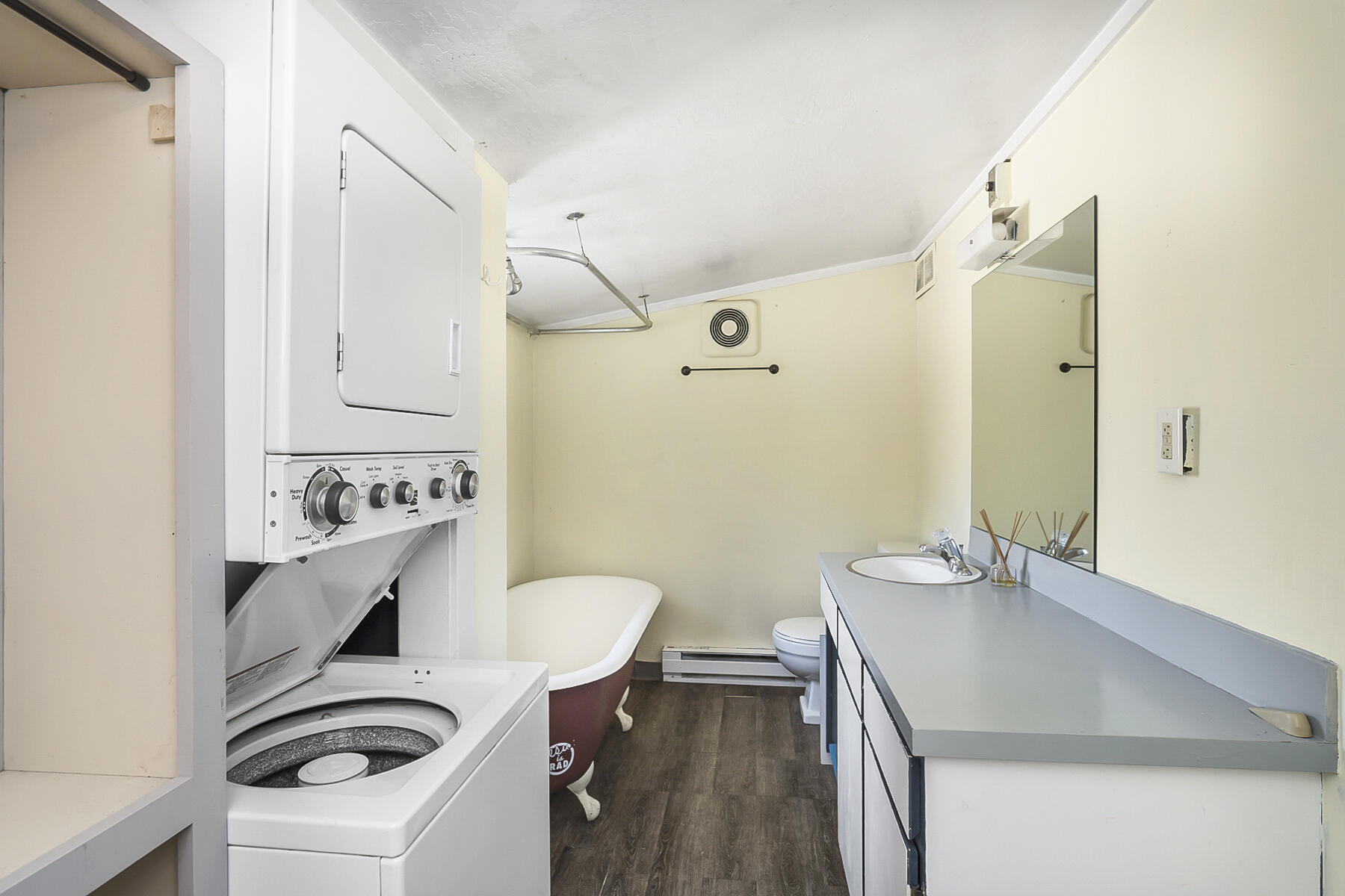 415 NW Broadway Street