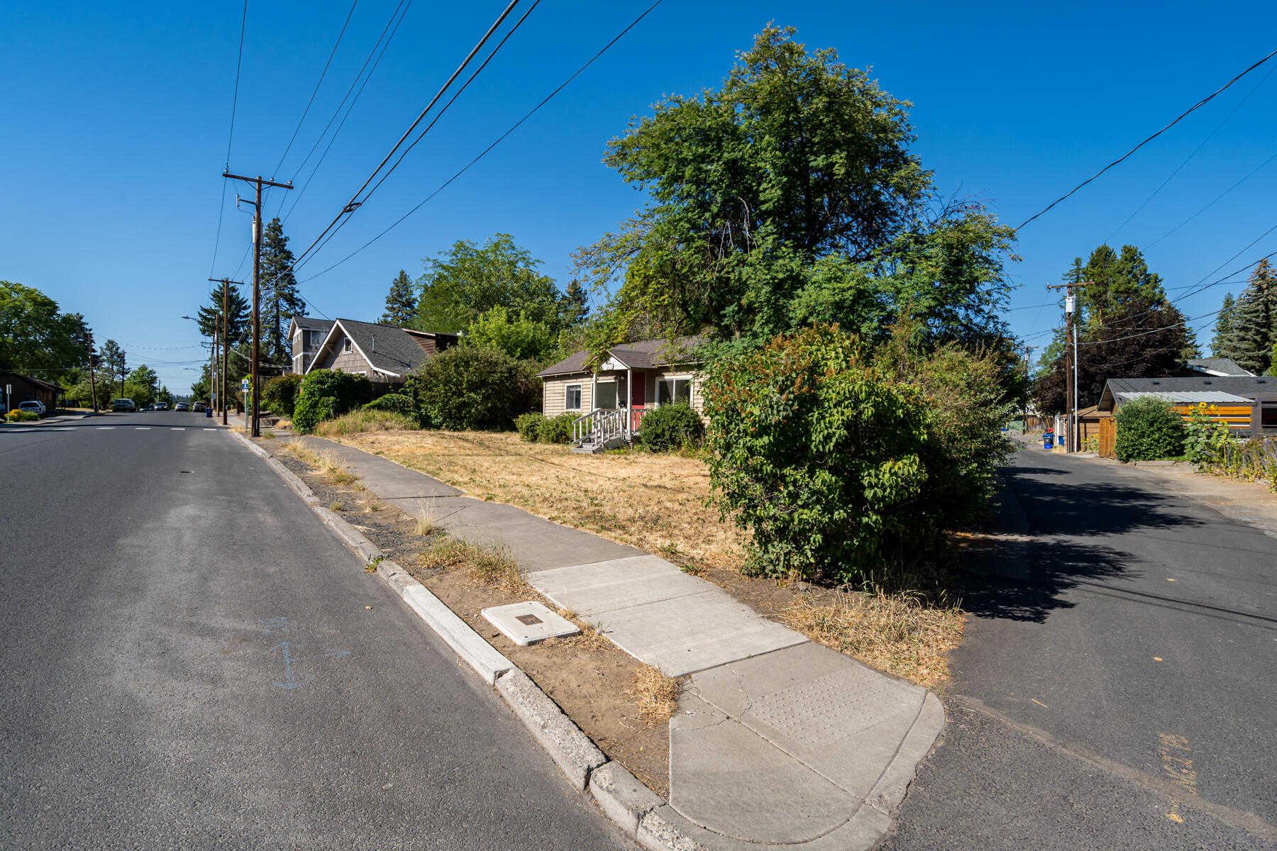 415 NW Broadway Street