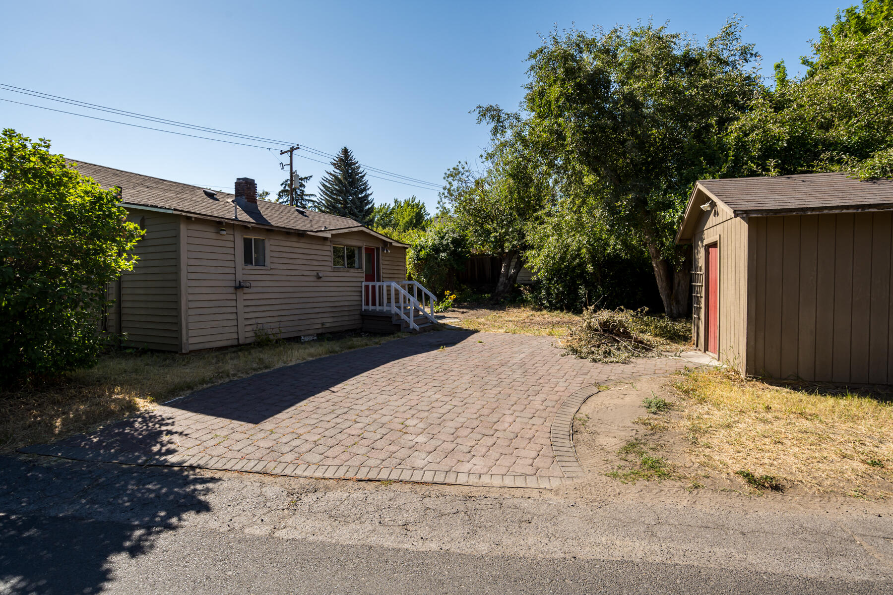 415 NW Broadway Street