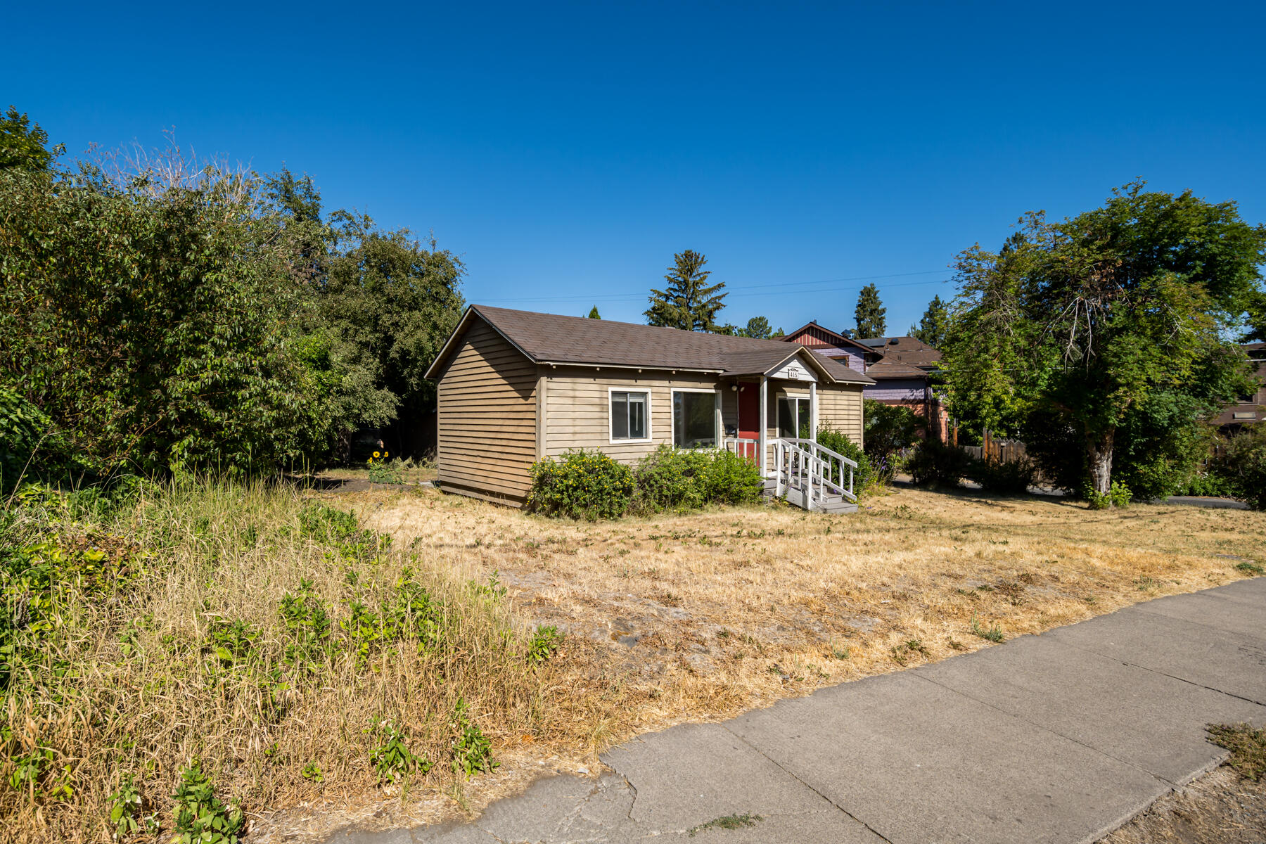 415 NW Broadway Street