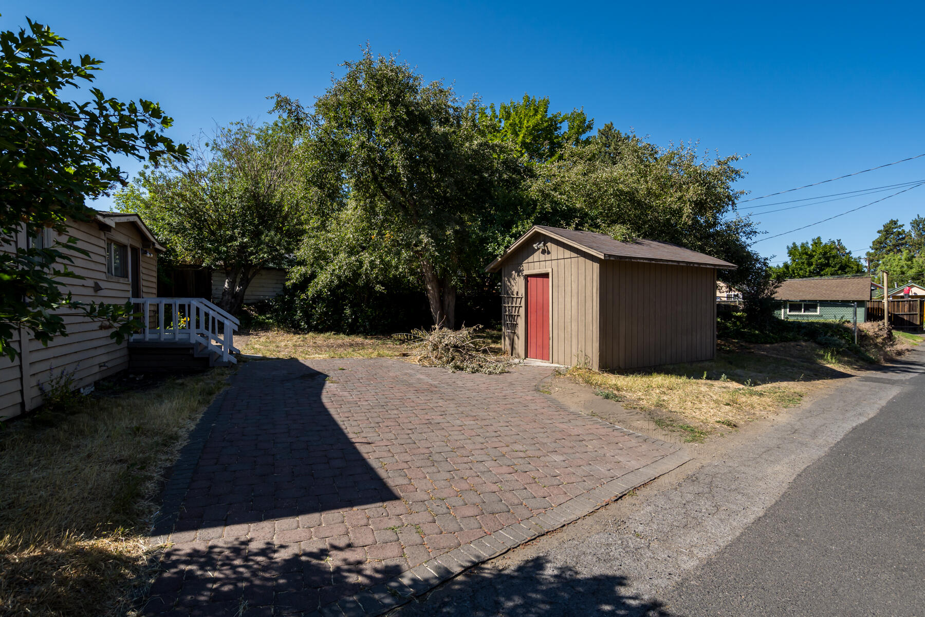 415 NW Broadway Street