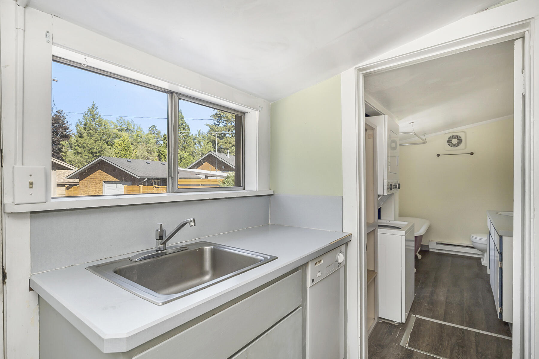 415 NW Broadway Street