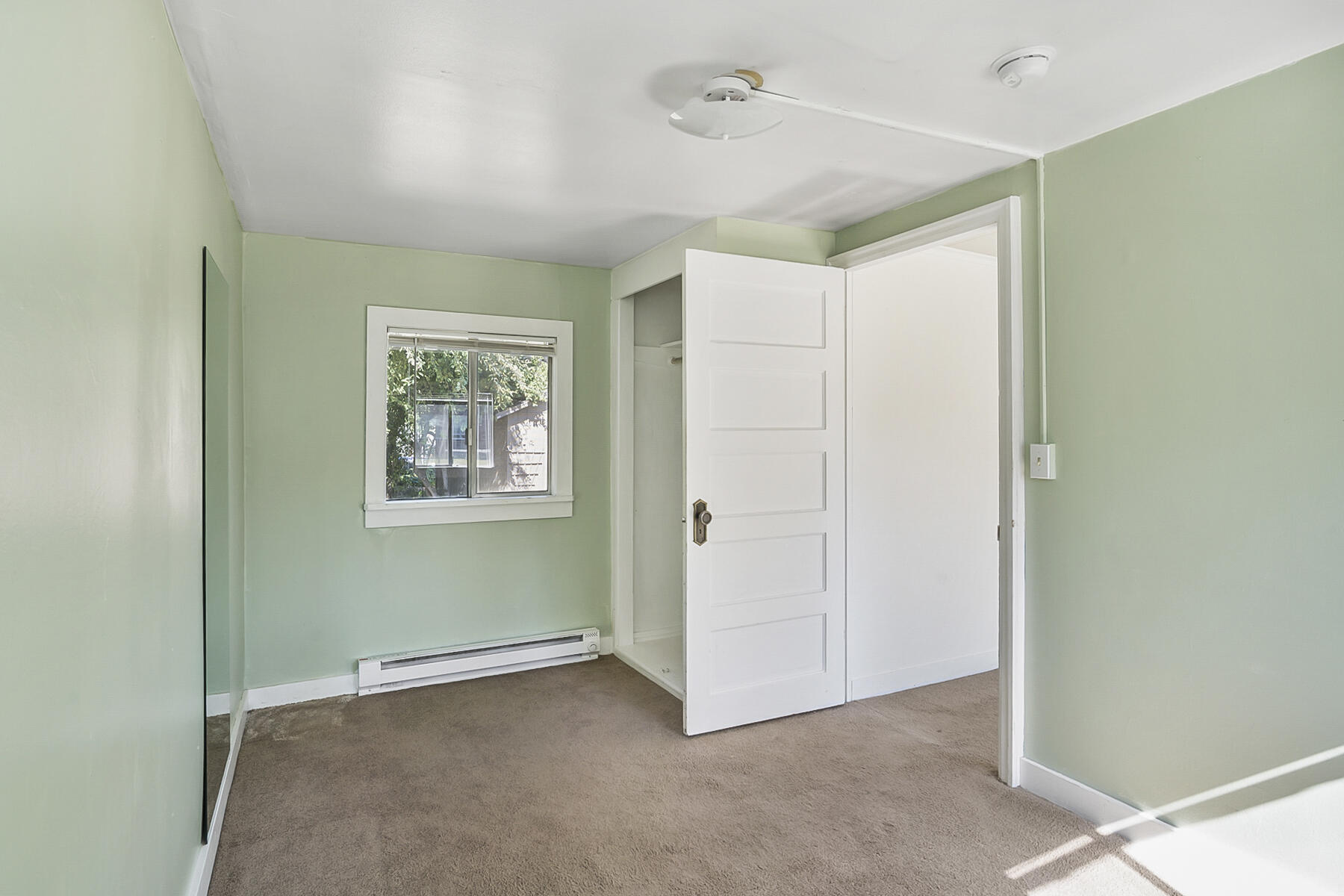 415 NW Broadway Street