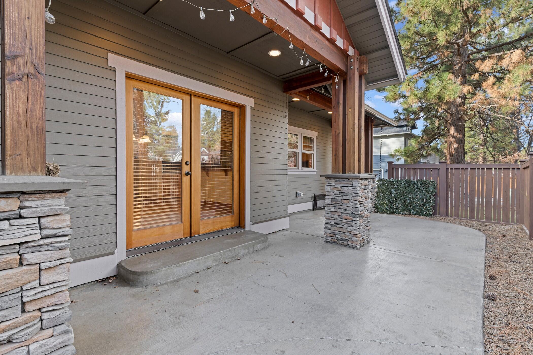 2544 NW Sacagawea Lane