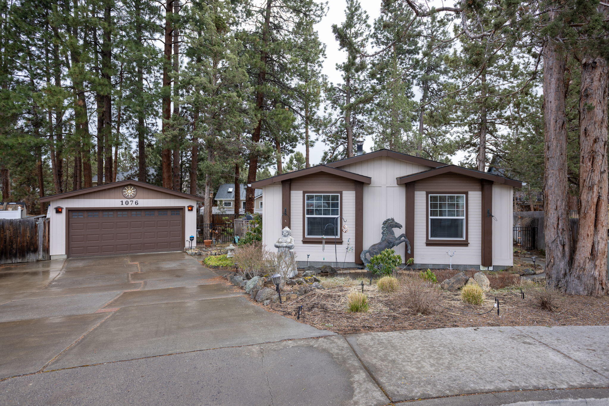 1076 SE Valleywood Place