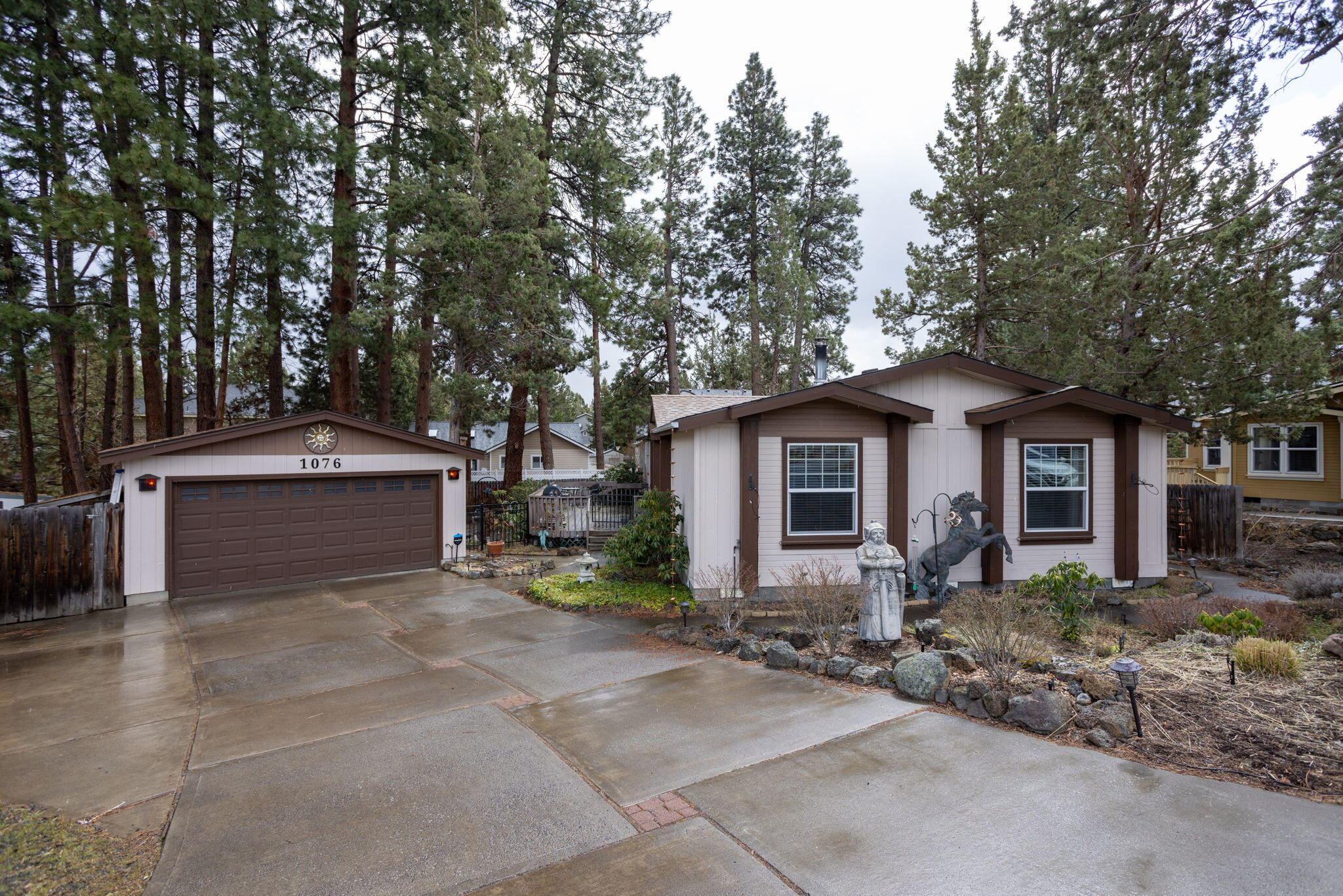 1076 SE Valleywood Place