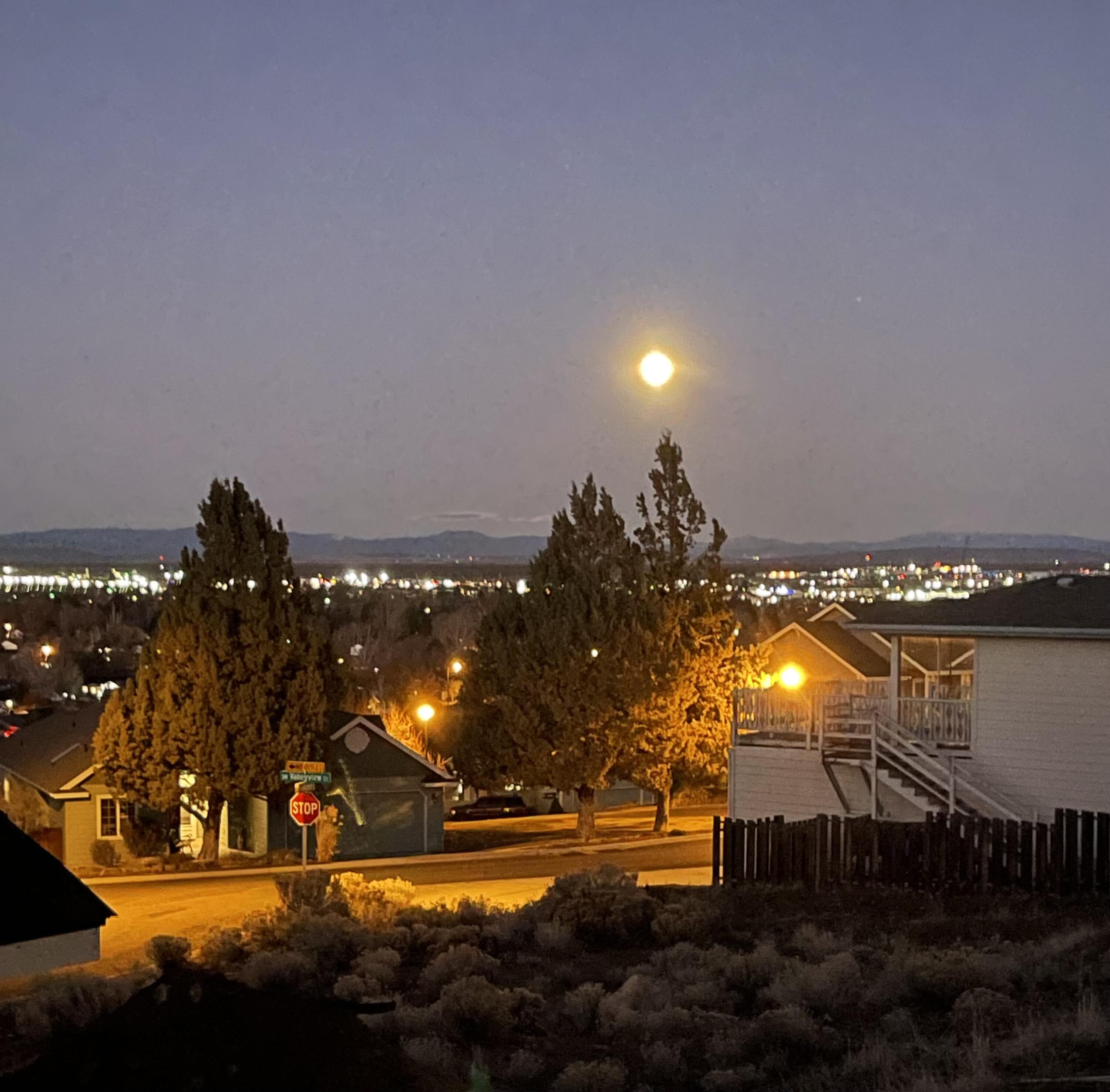 3535 SW Grandview Court