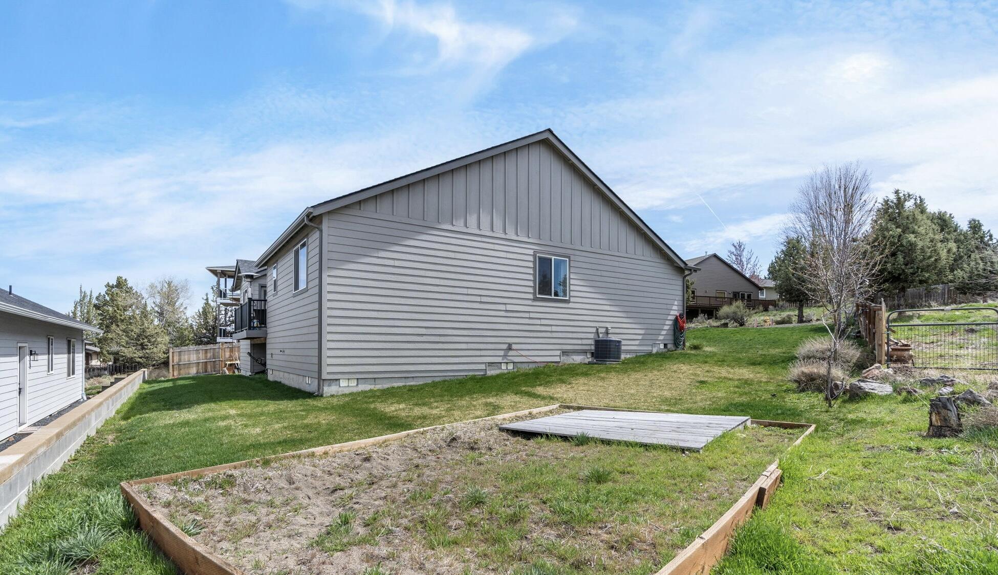 3535 SW Grandview Court