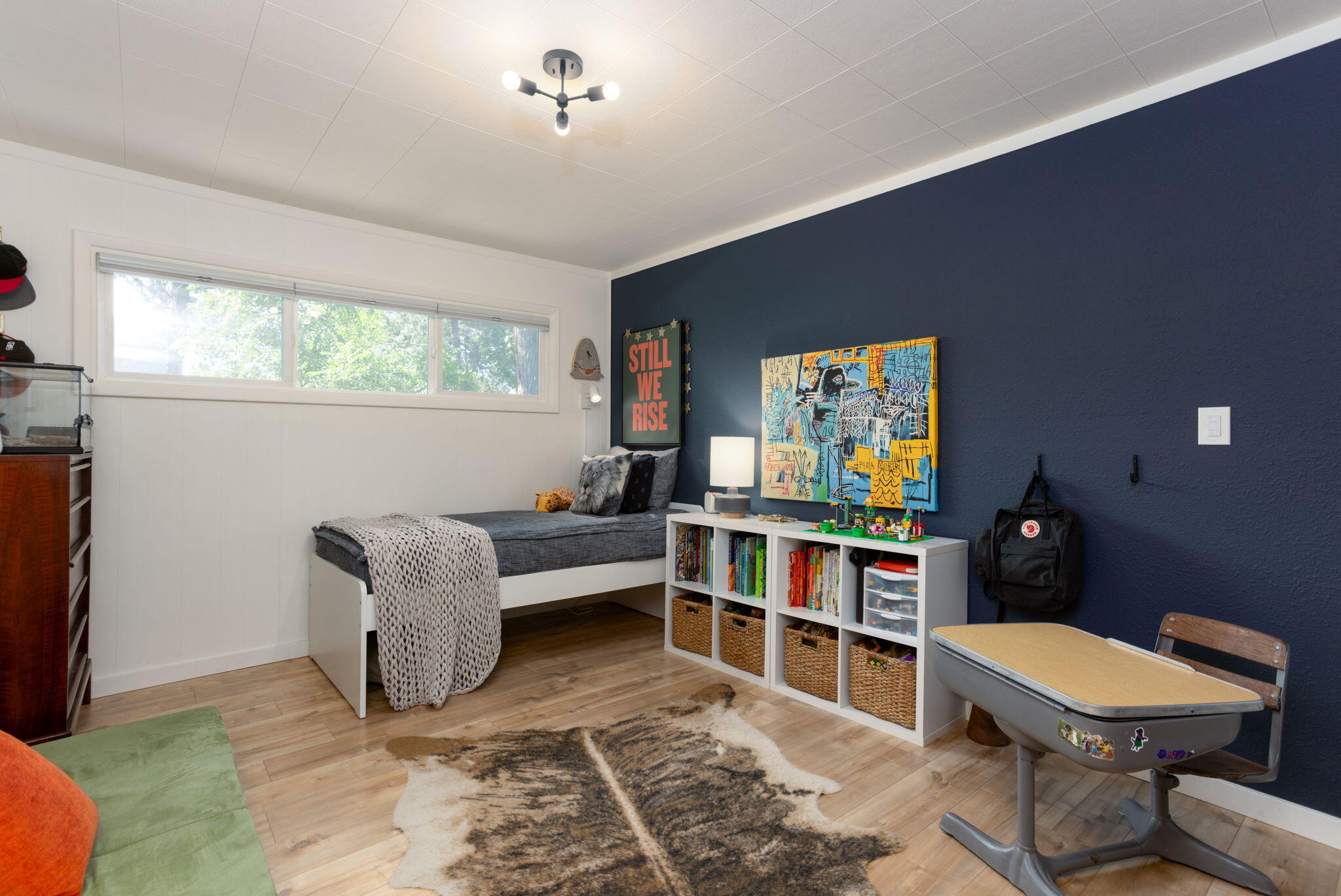 1199 SW Canyon Drive