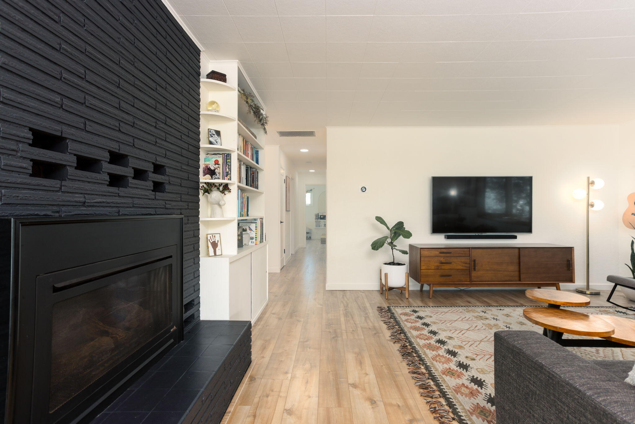 1199 SW Canyon Drive