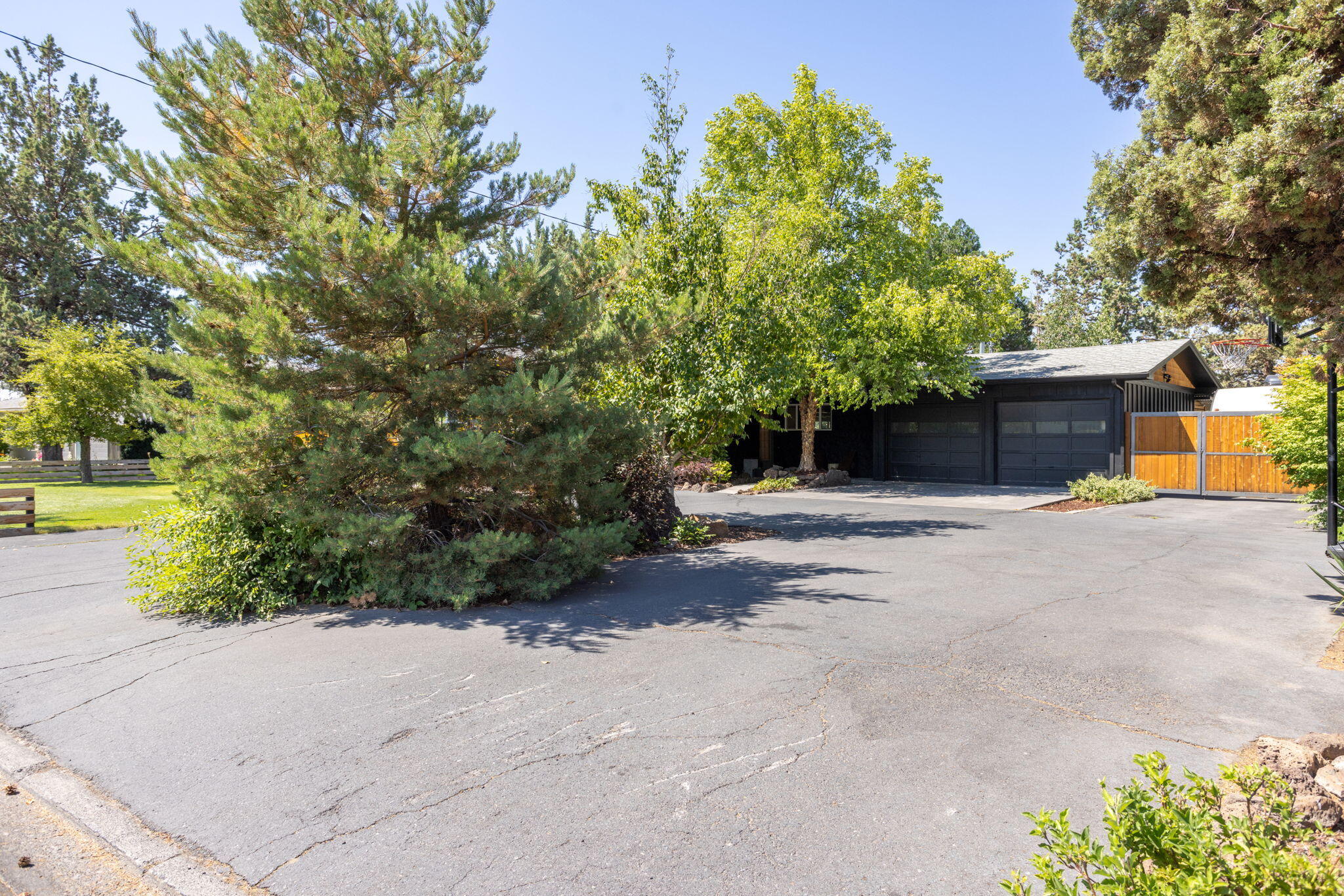 1199 SW Canyon Drive