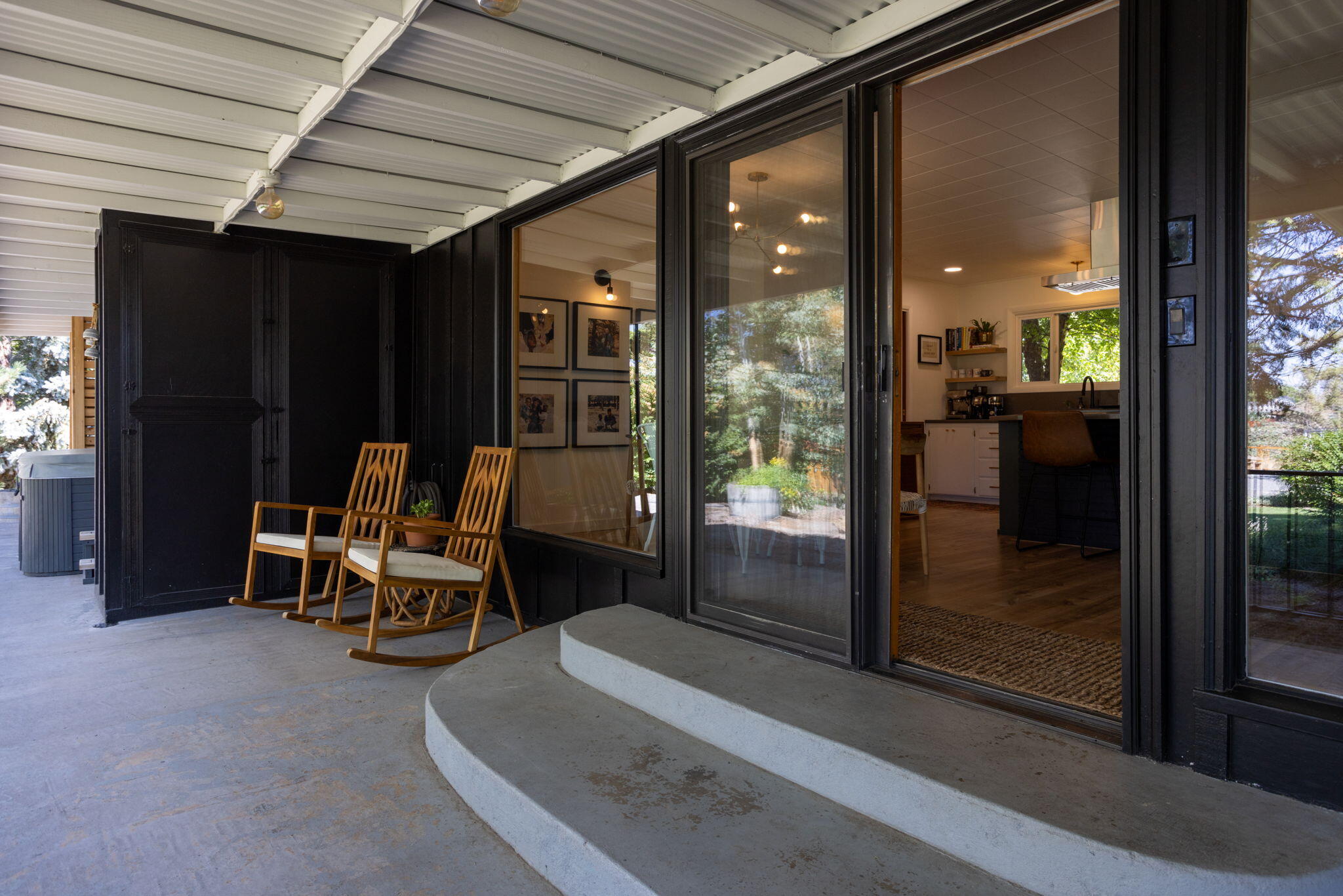 1199 SW Canyon Drive