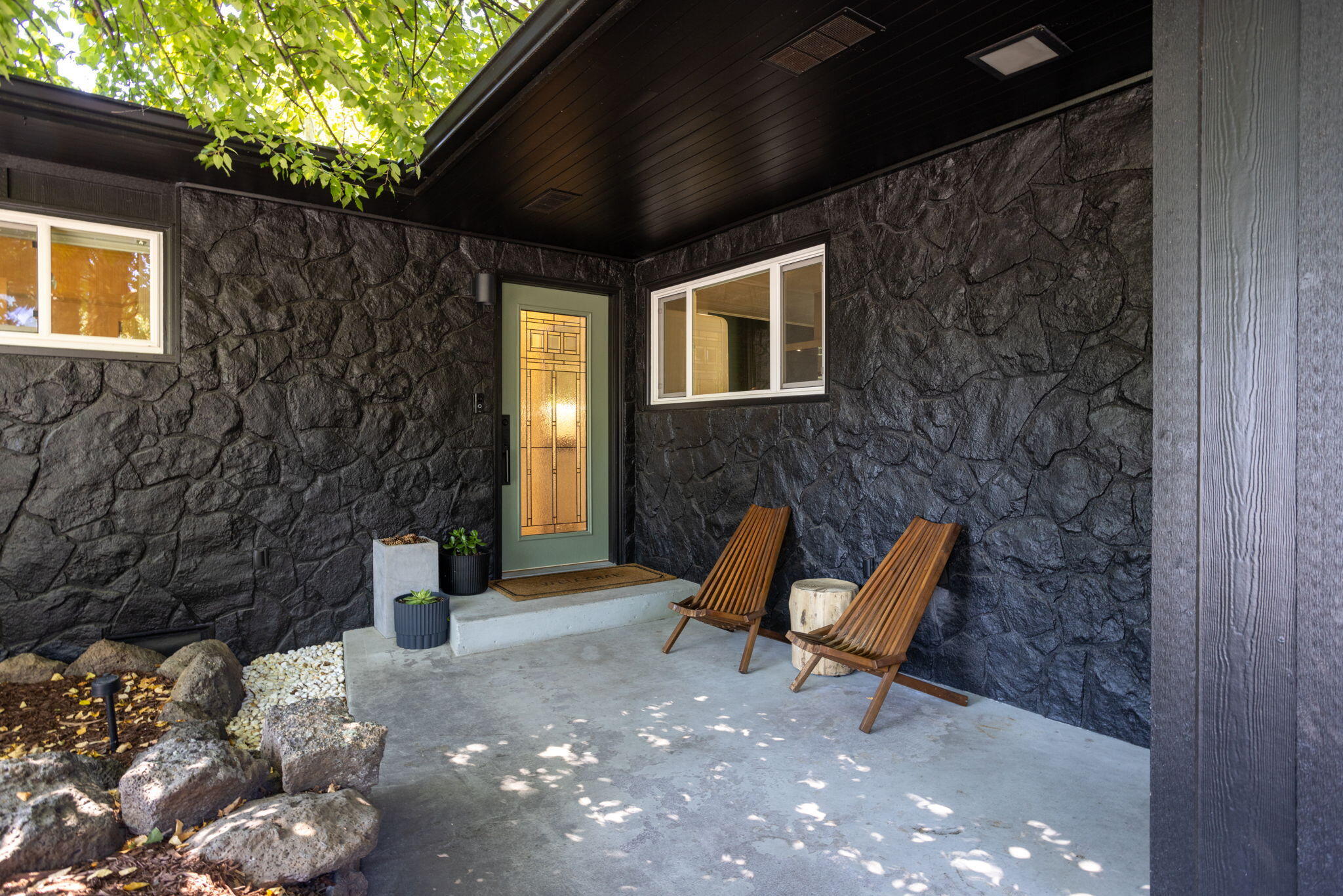 1199 SW Canyon Drive