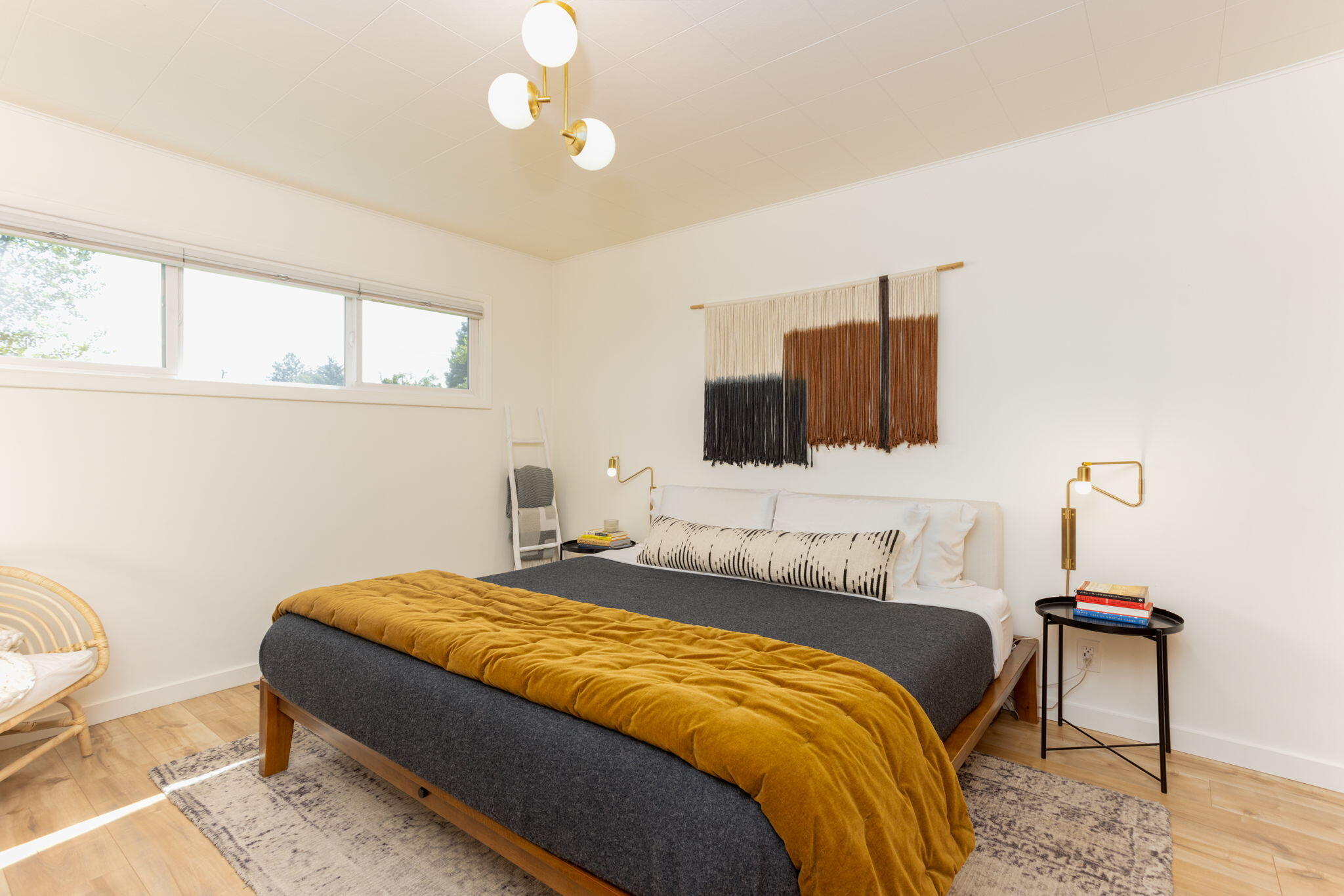 1199 SW Canyon Drive