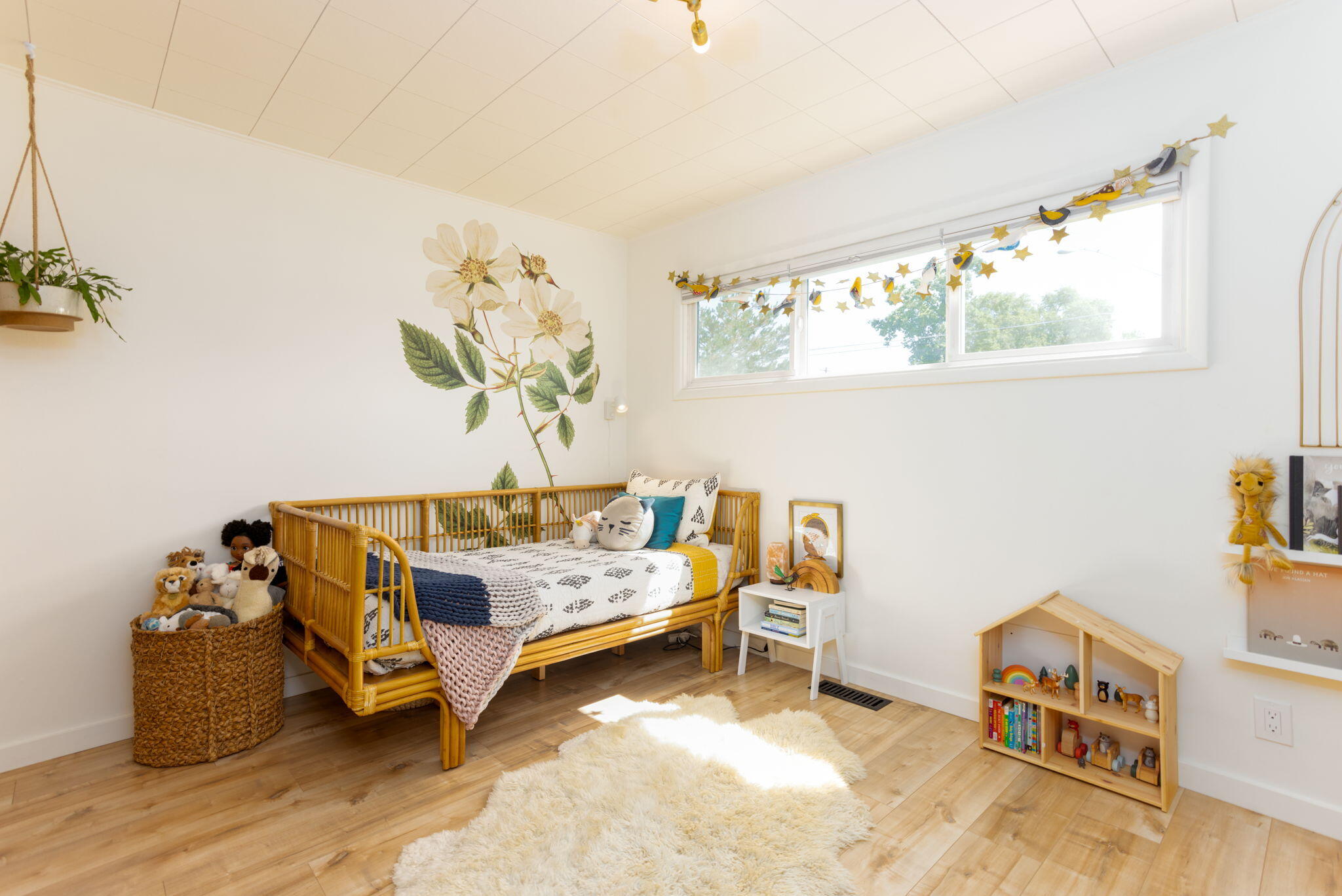 1199 SW Canyon Drive