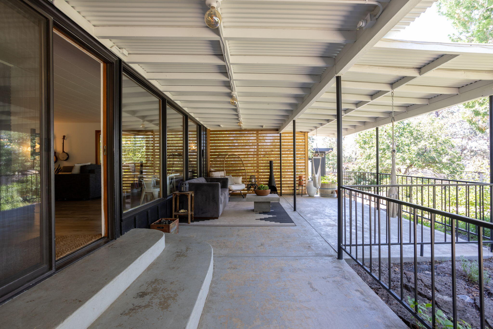 1199 SW Canyon Drive