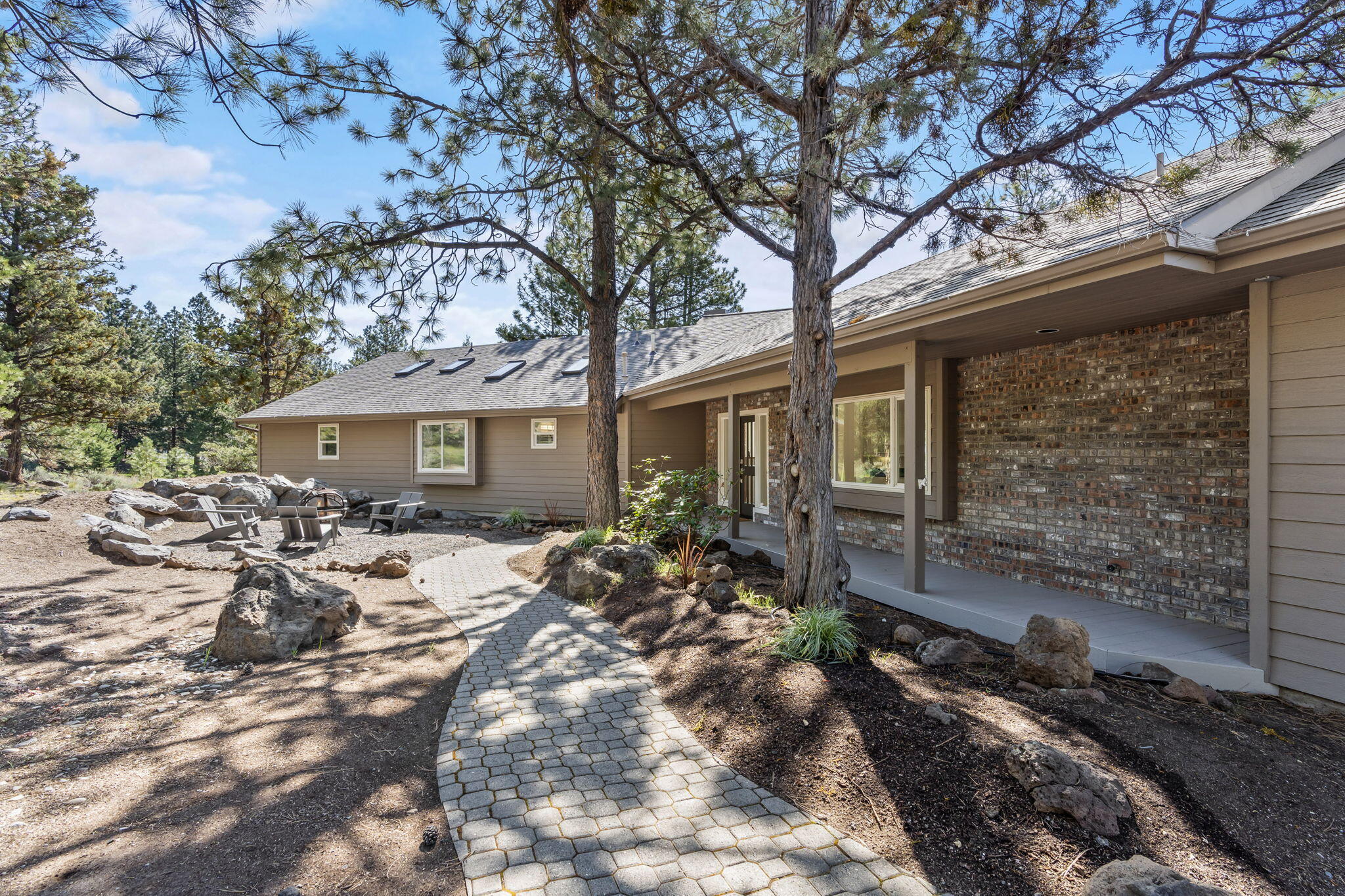 1281 NW City View Drive