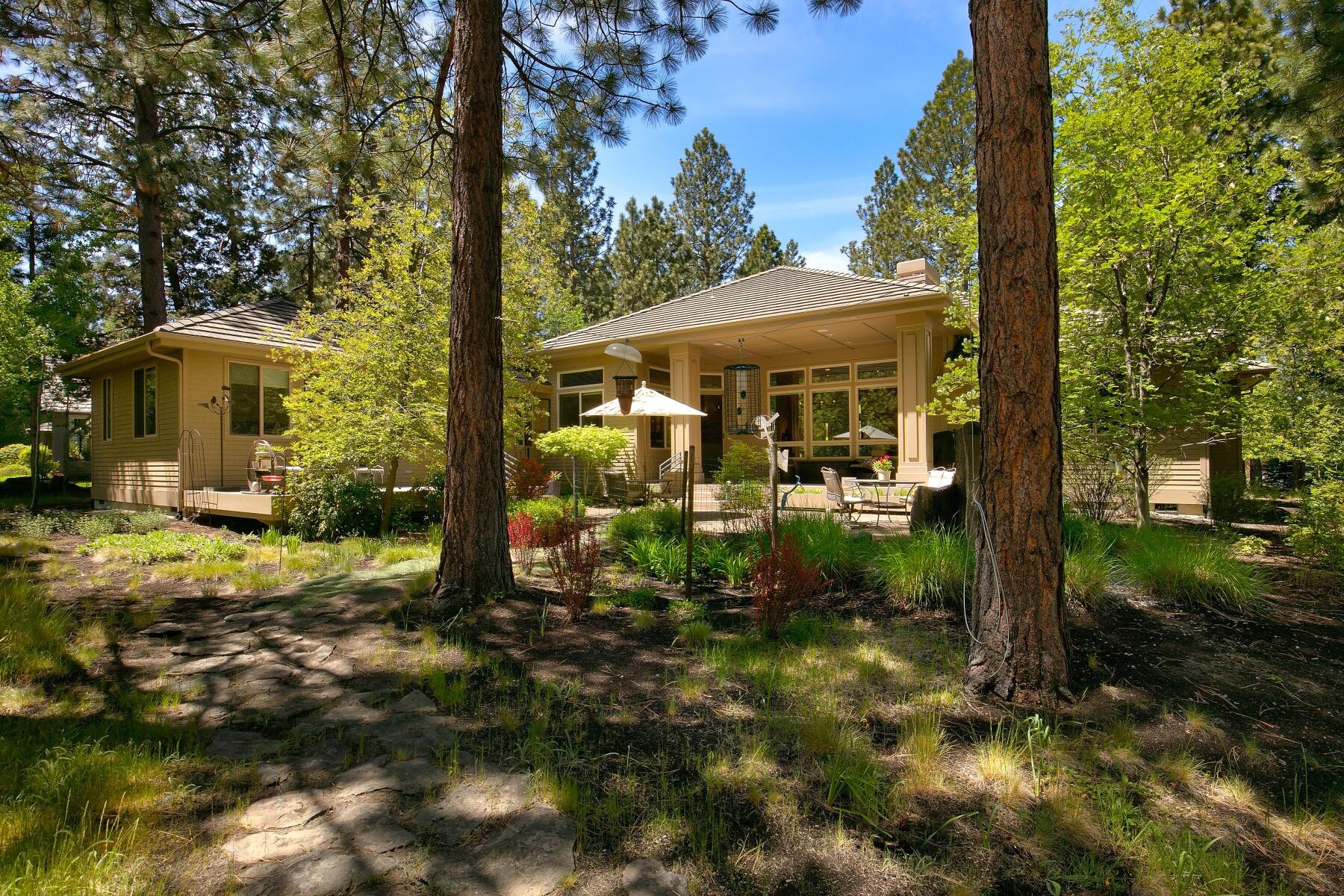 19292 Green lakes Loop