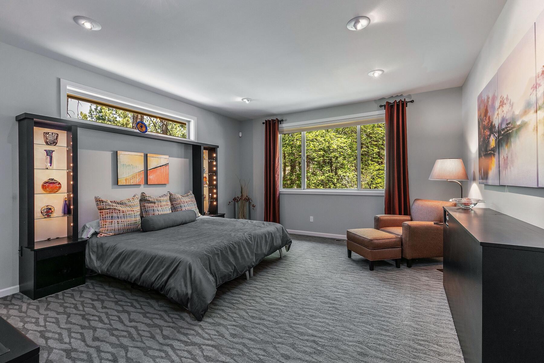 19292 Green lakes Loop