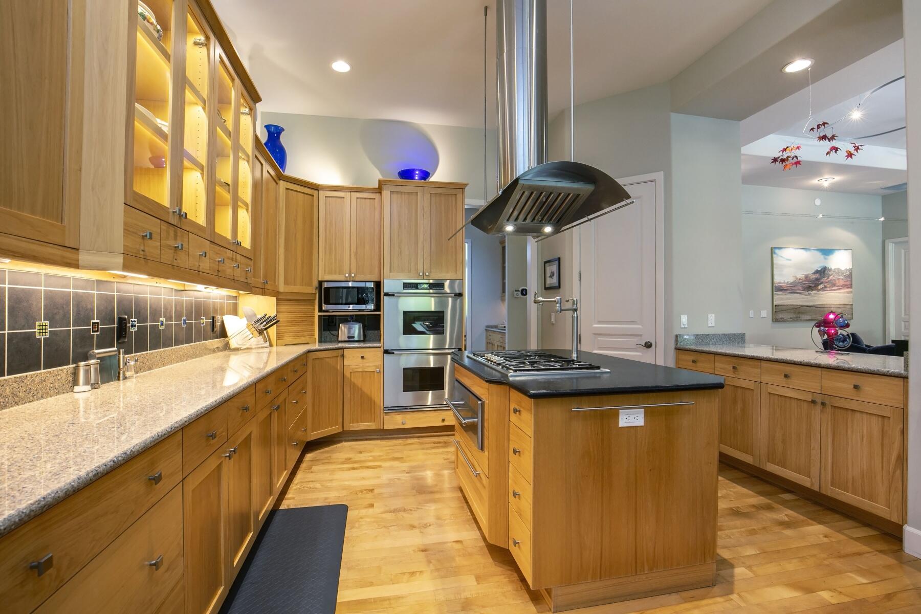 19292 Green lakes Loop