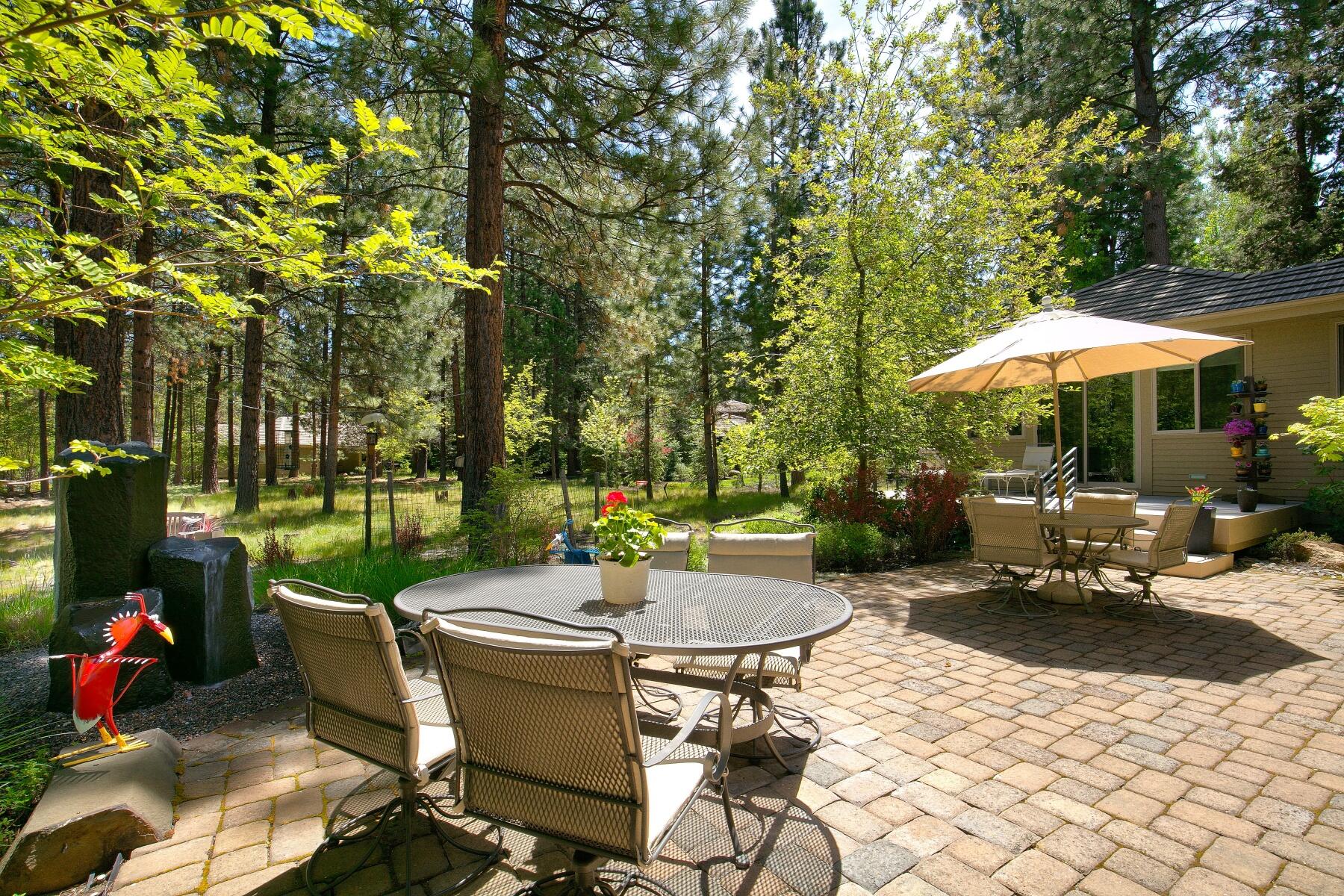 19292 Green lakes Loop