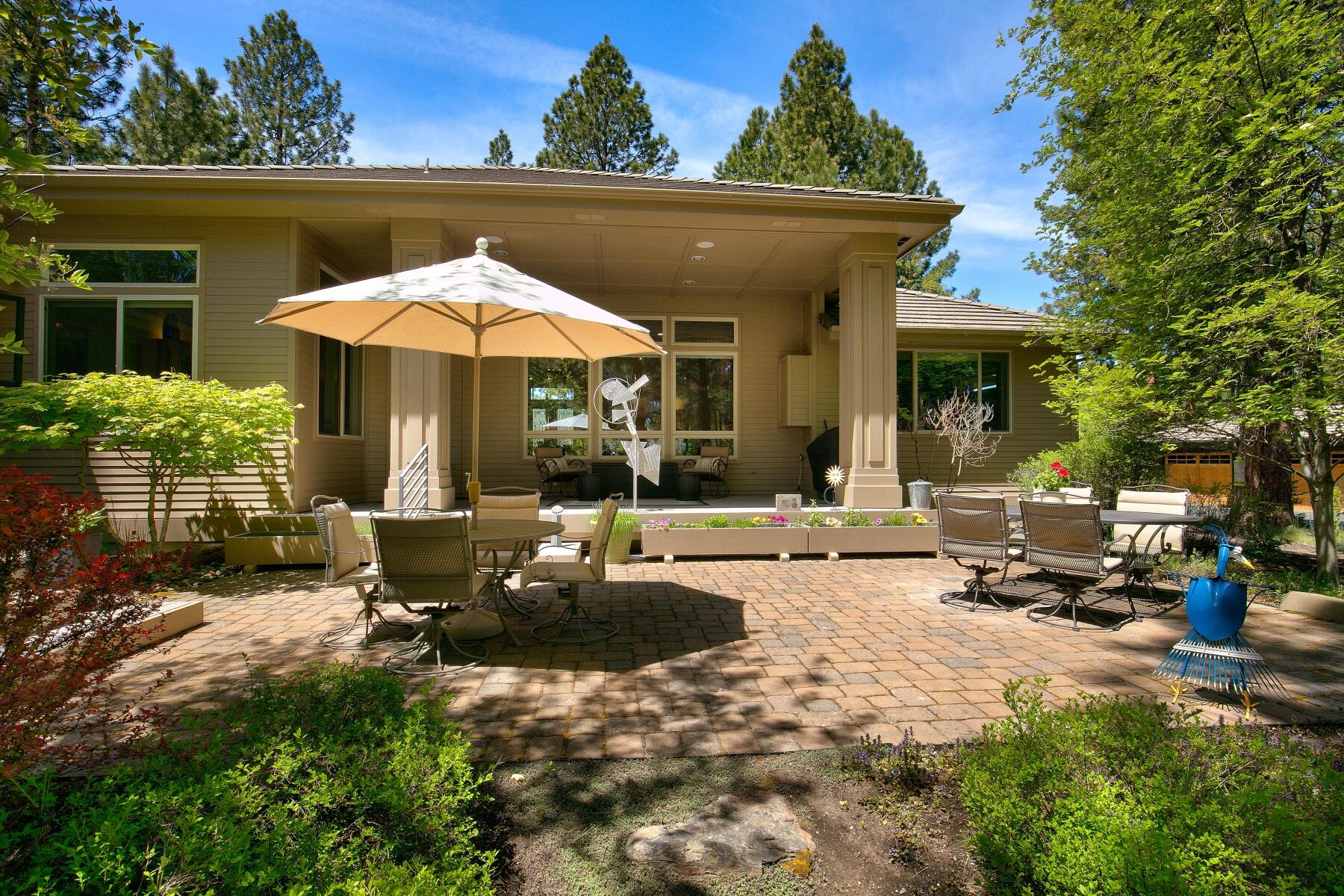 19292 Green lakes Loop